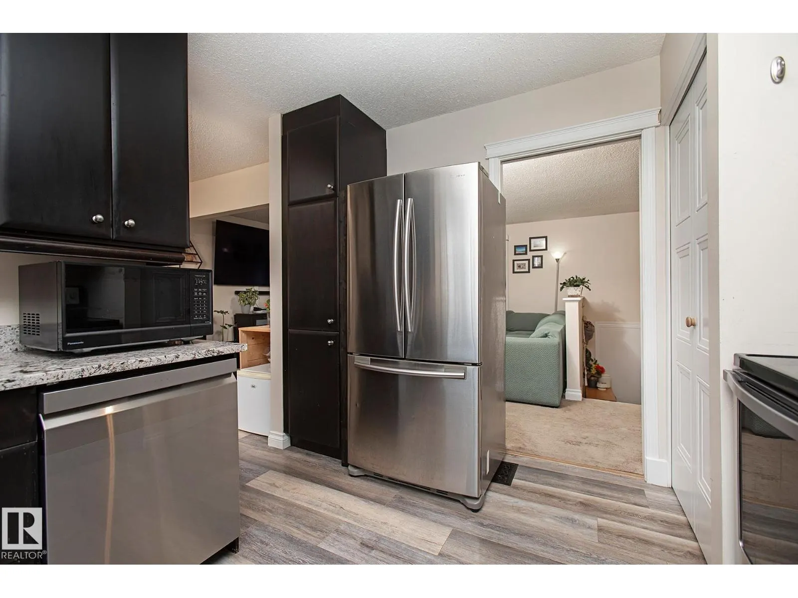 24 GALVESTON AV