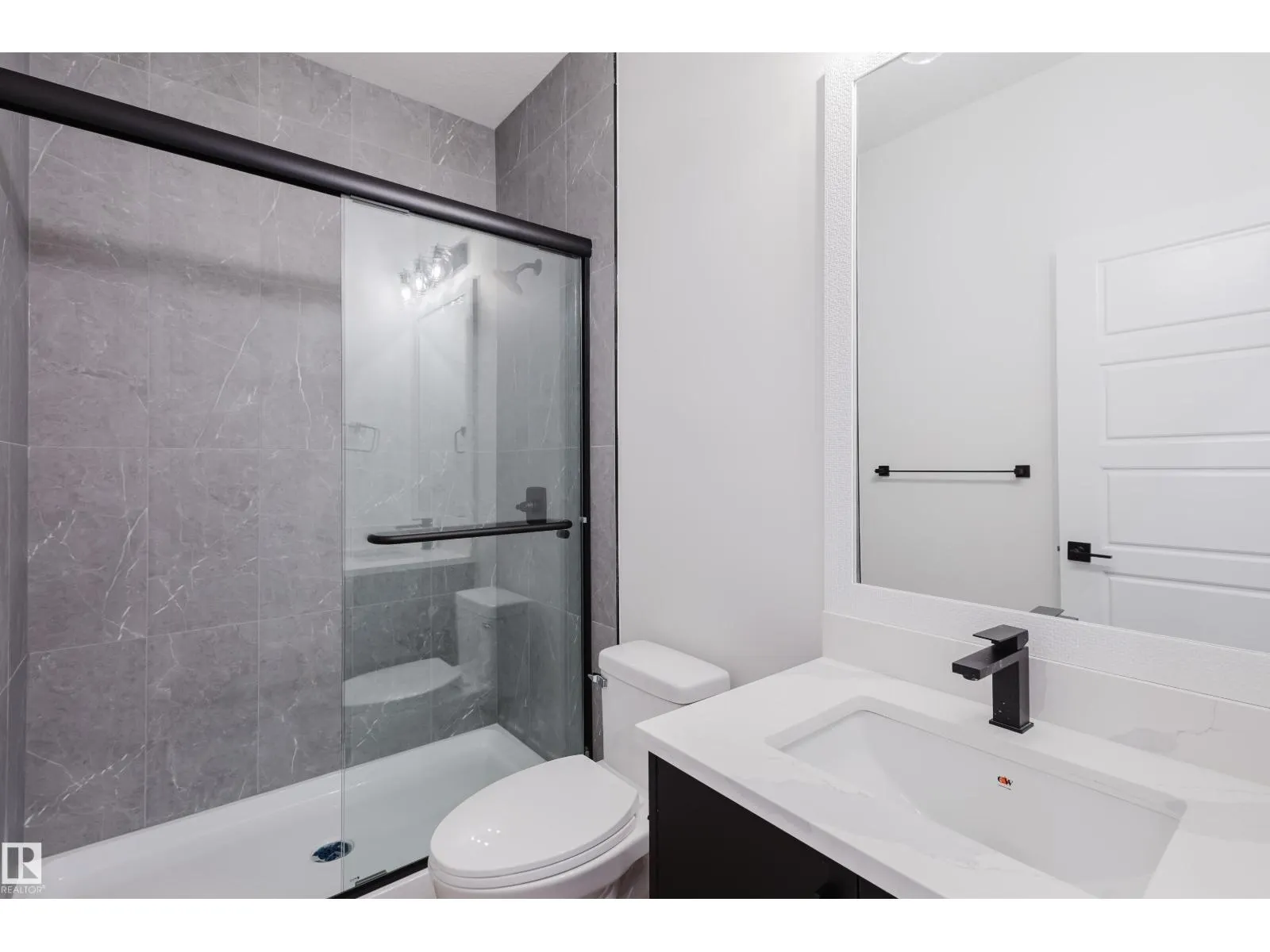 333 Bluff CV