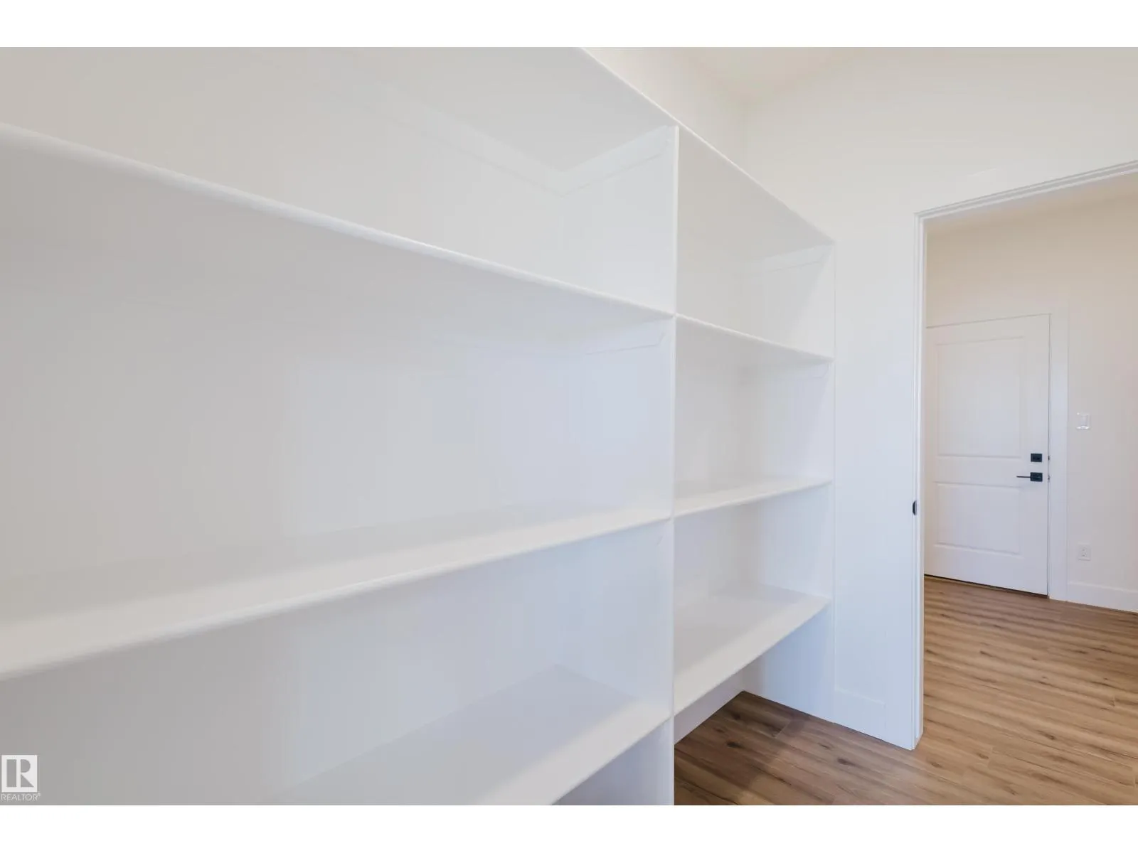 333 Bluff CV