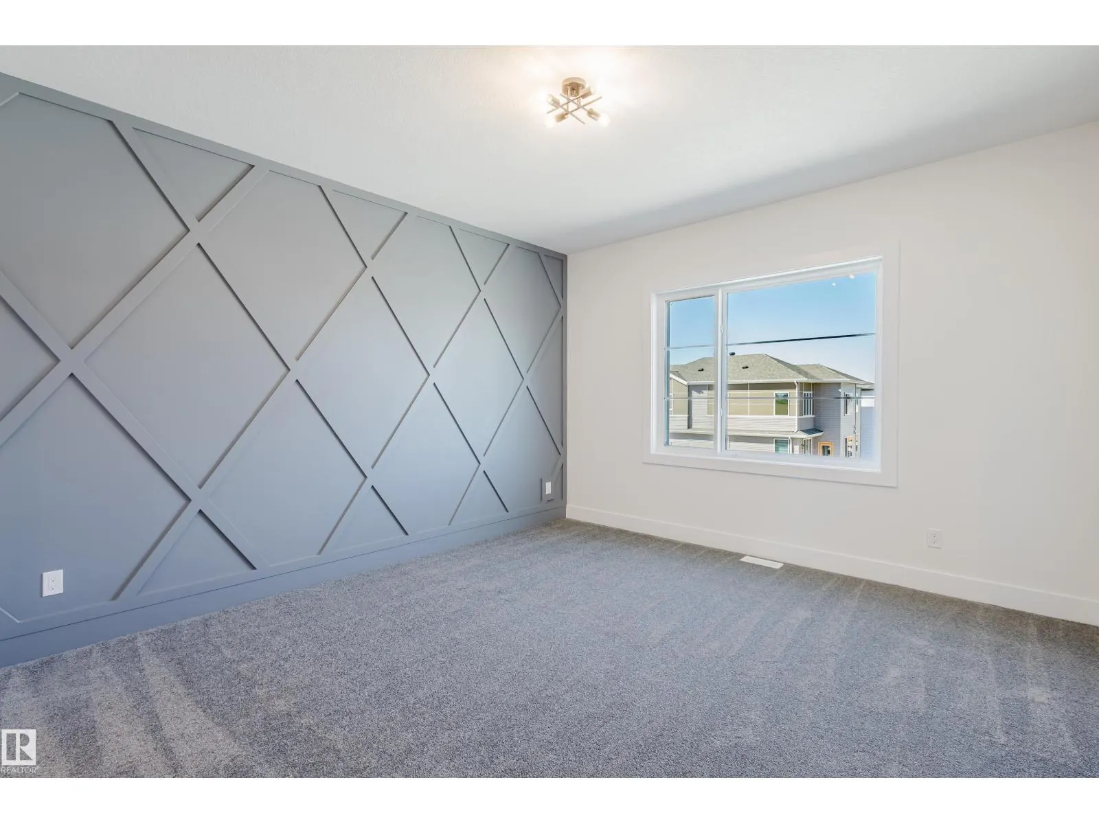 333 Bluff CV
