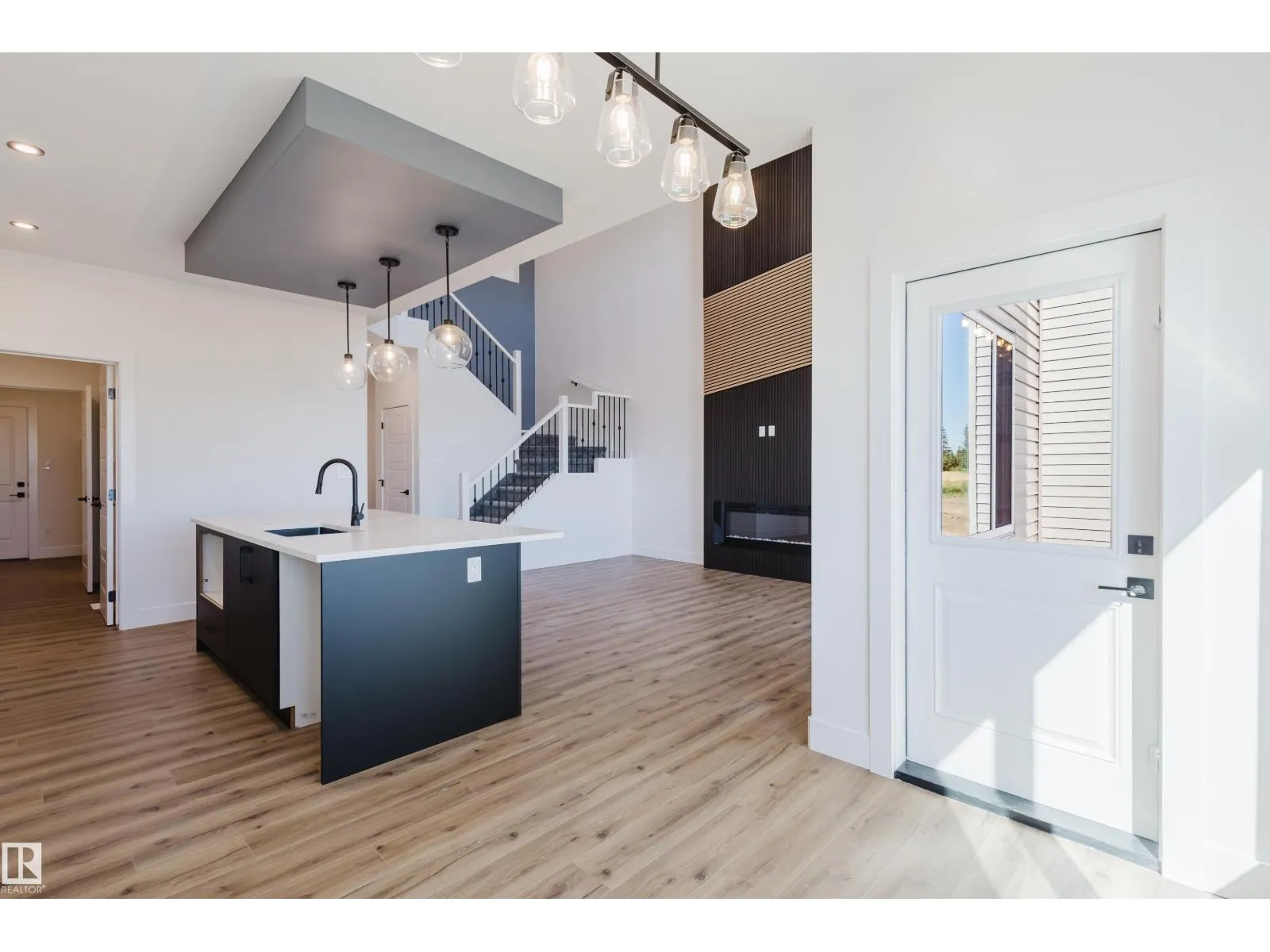 333 Bluff CV