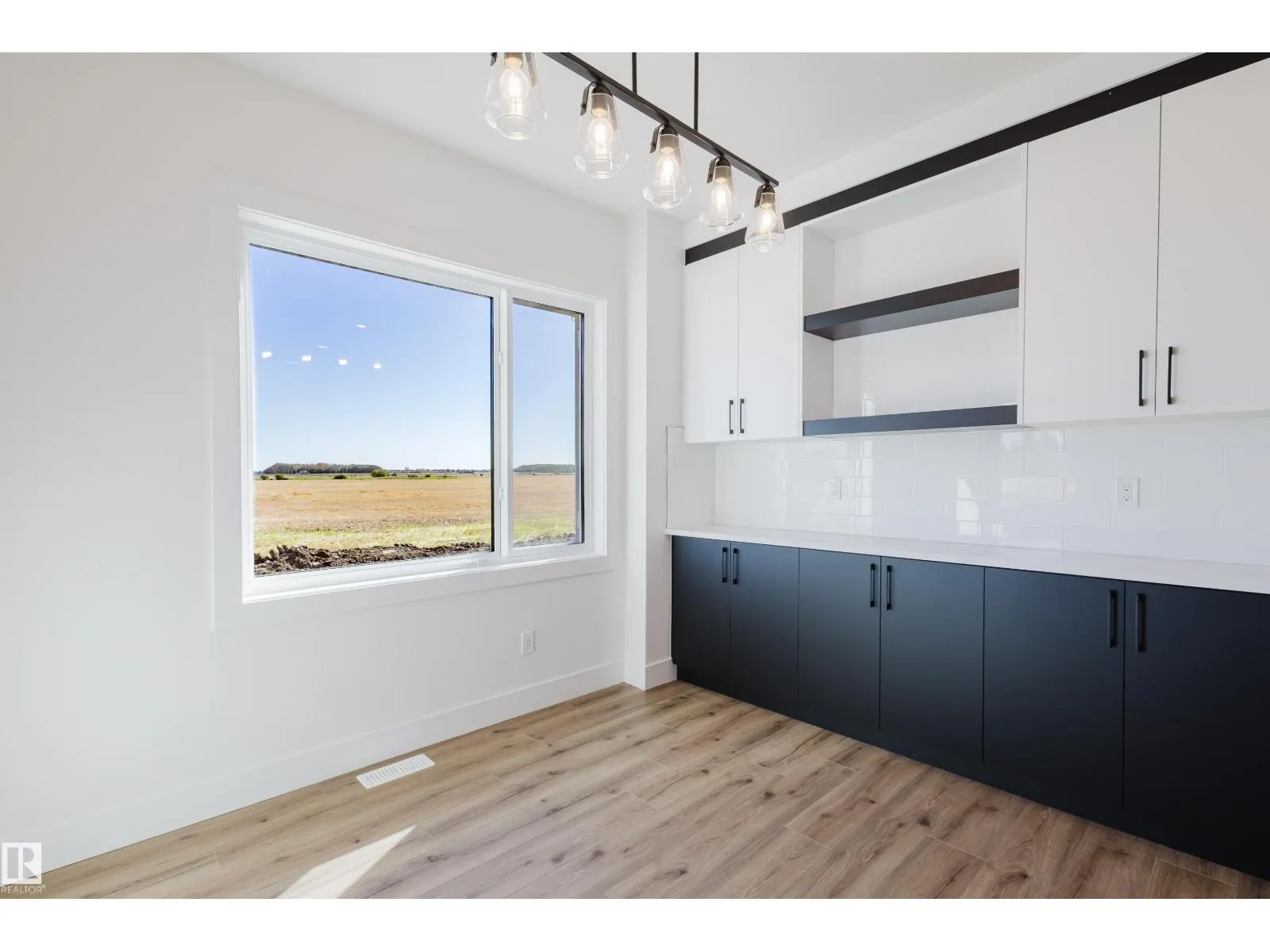 333 Bluff CV