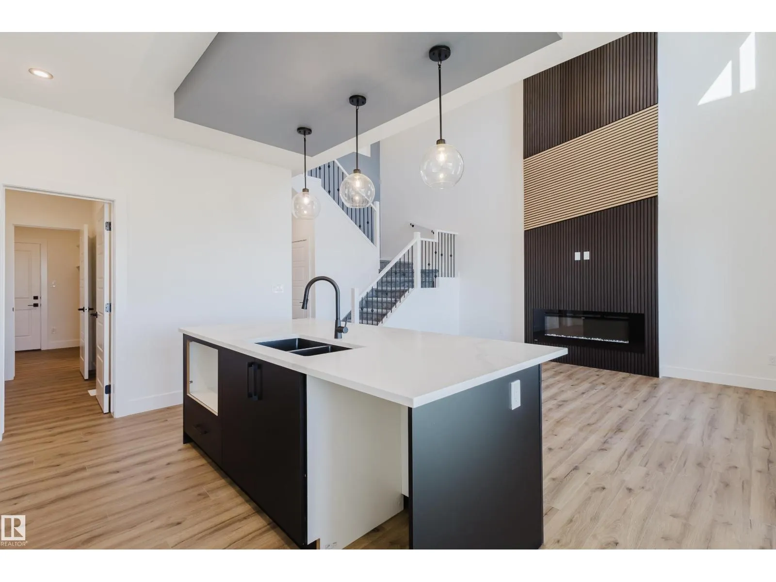 333 Bluff CV
