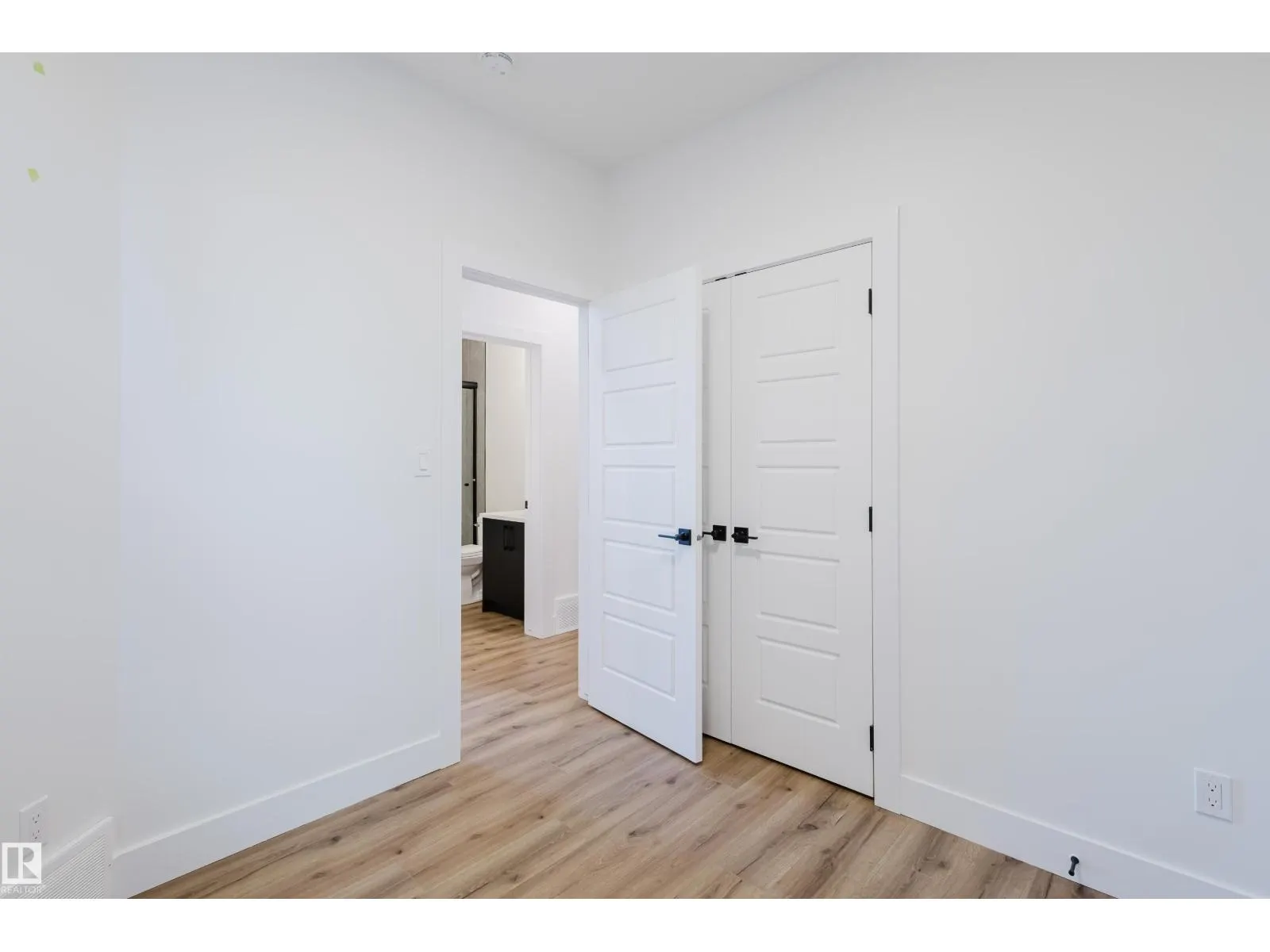 333 Bluff CV
