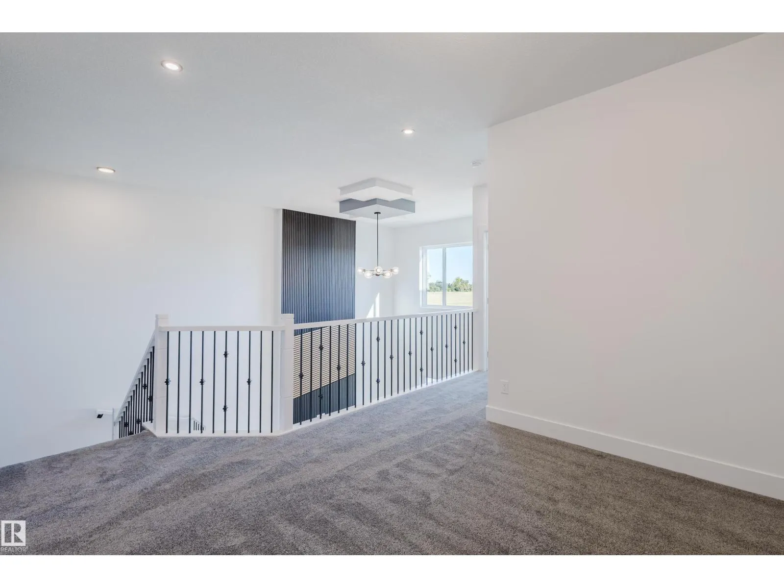 333 Bluff CV
