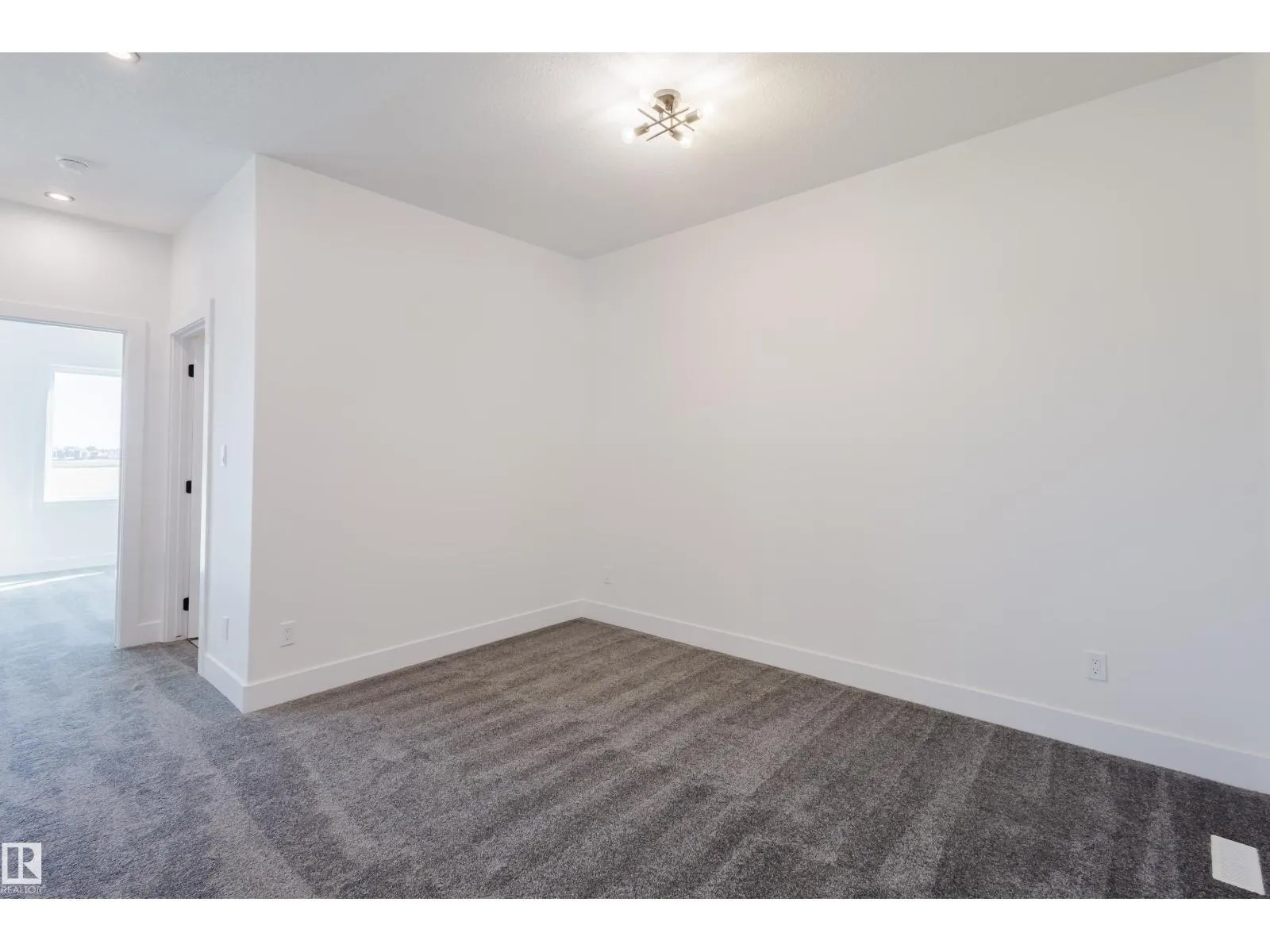 333 Bluff CV