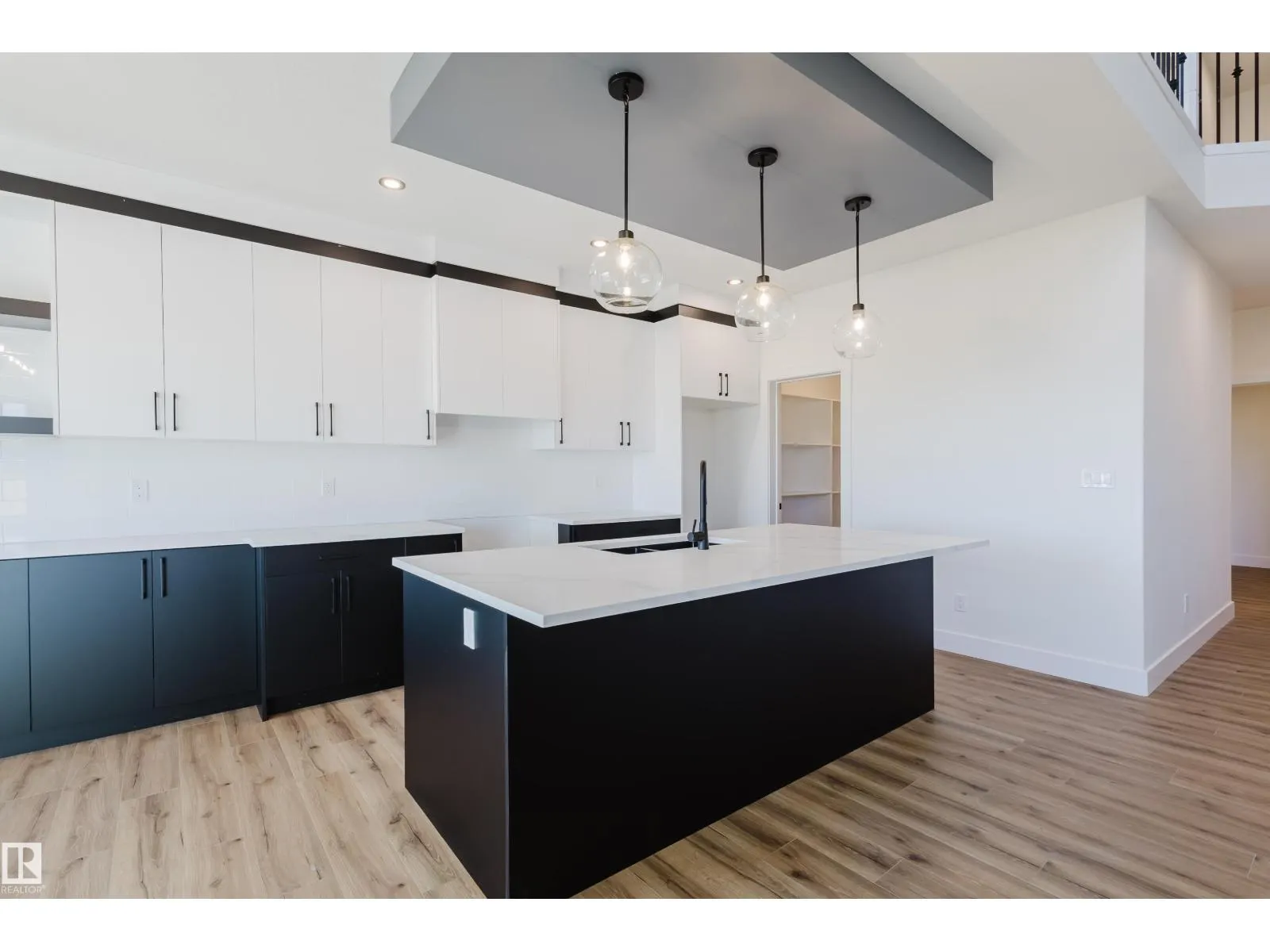 333 Bluff CV