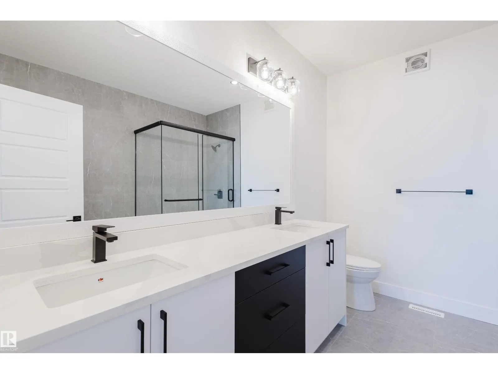 333 Bluff CV
