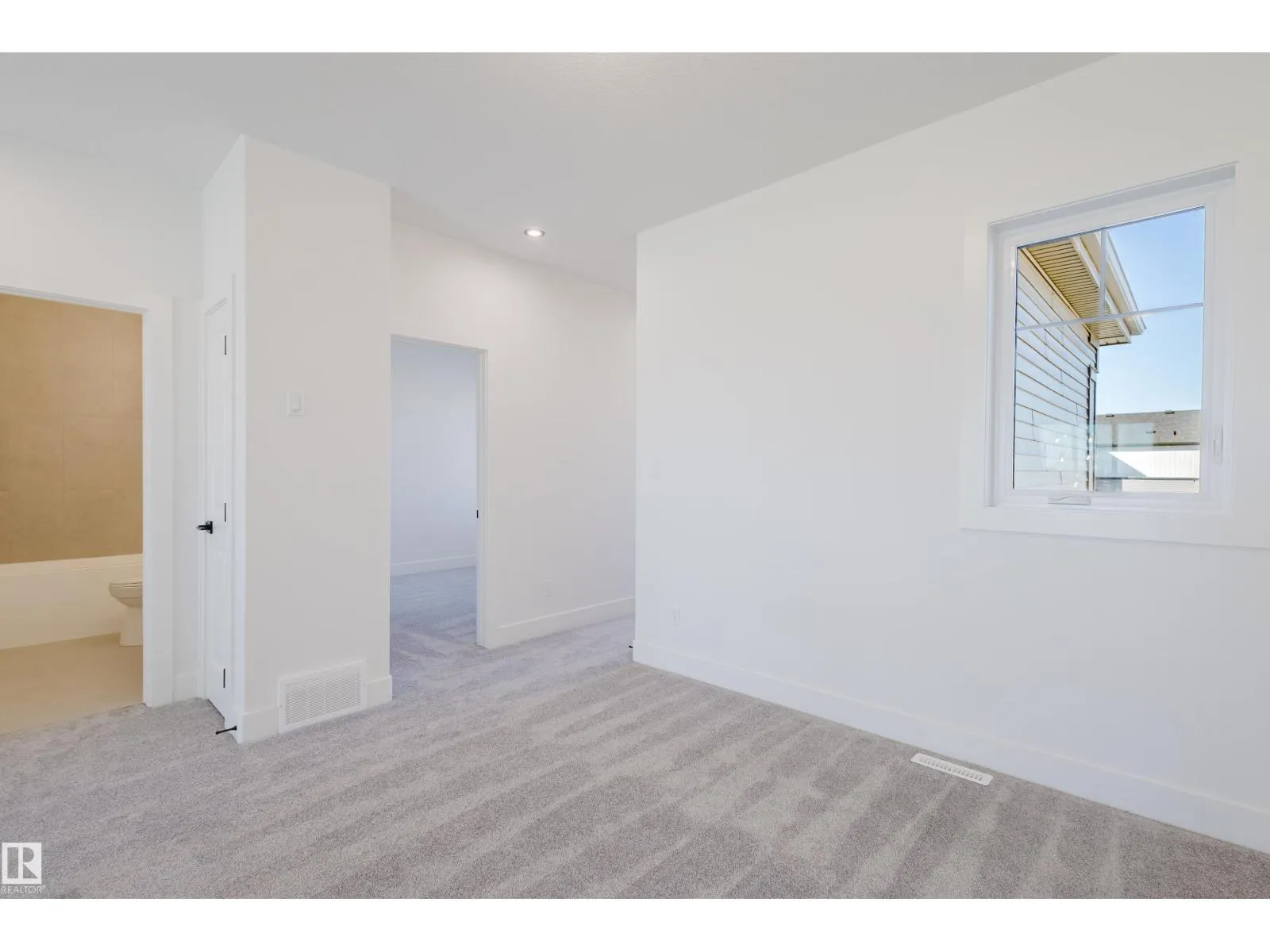 329 Bluff CV