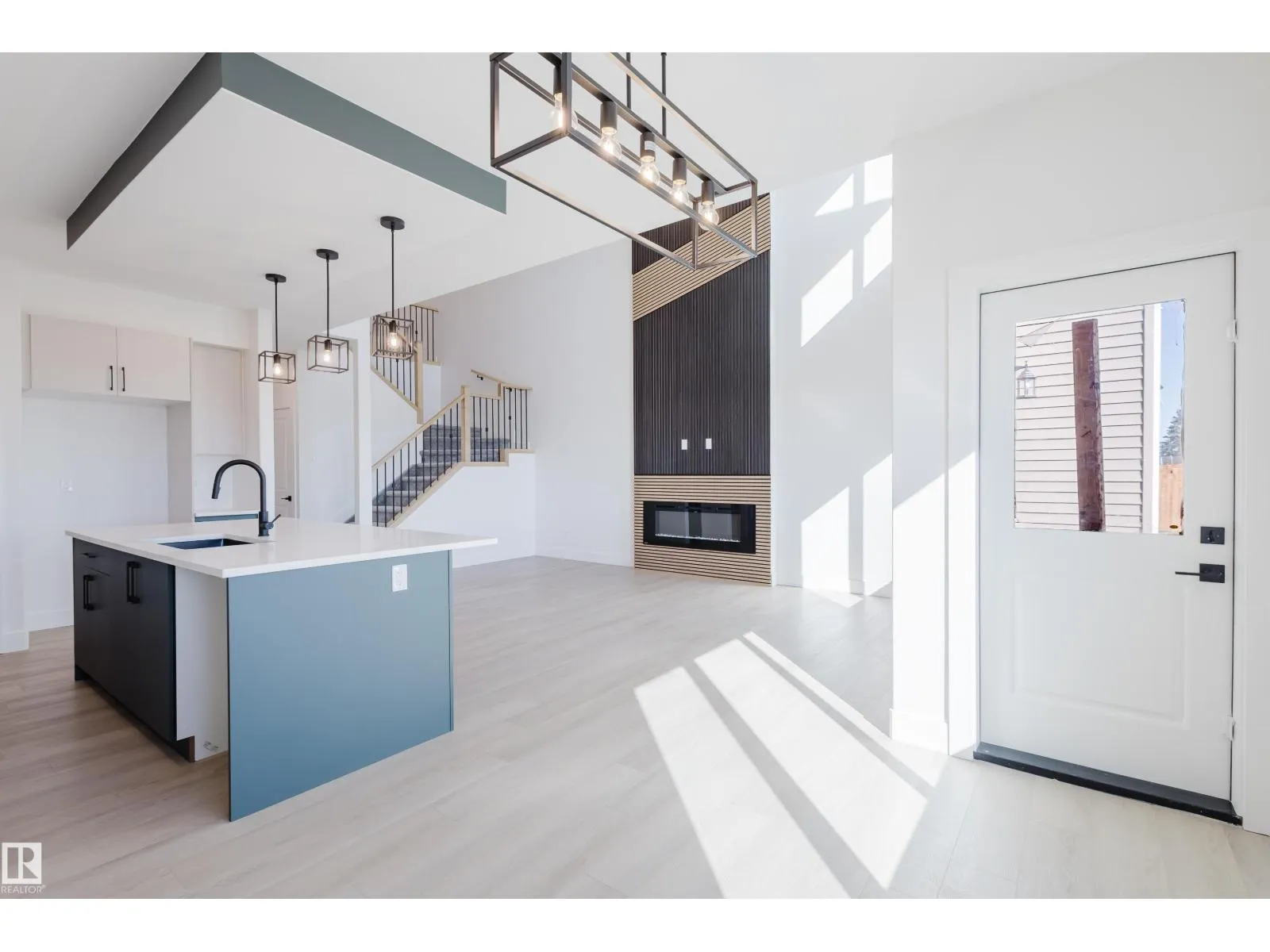 329 Bluff CV