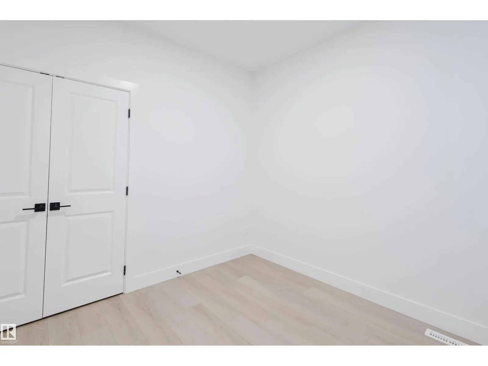329 Bluff CV