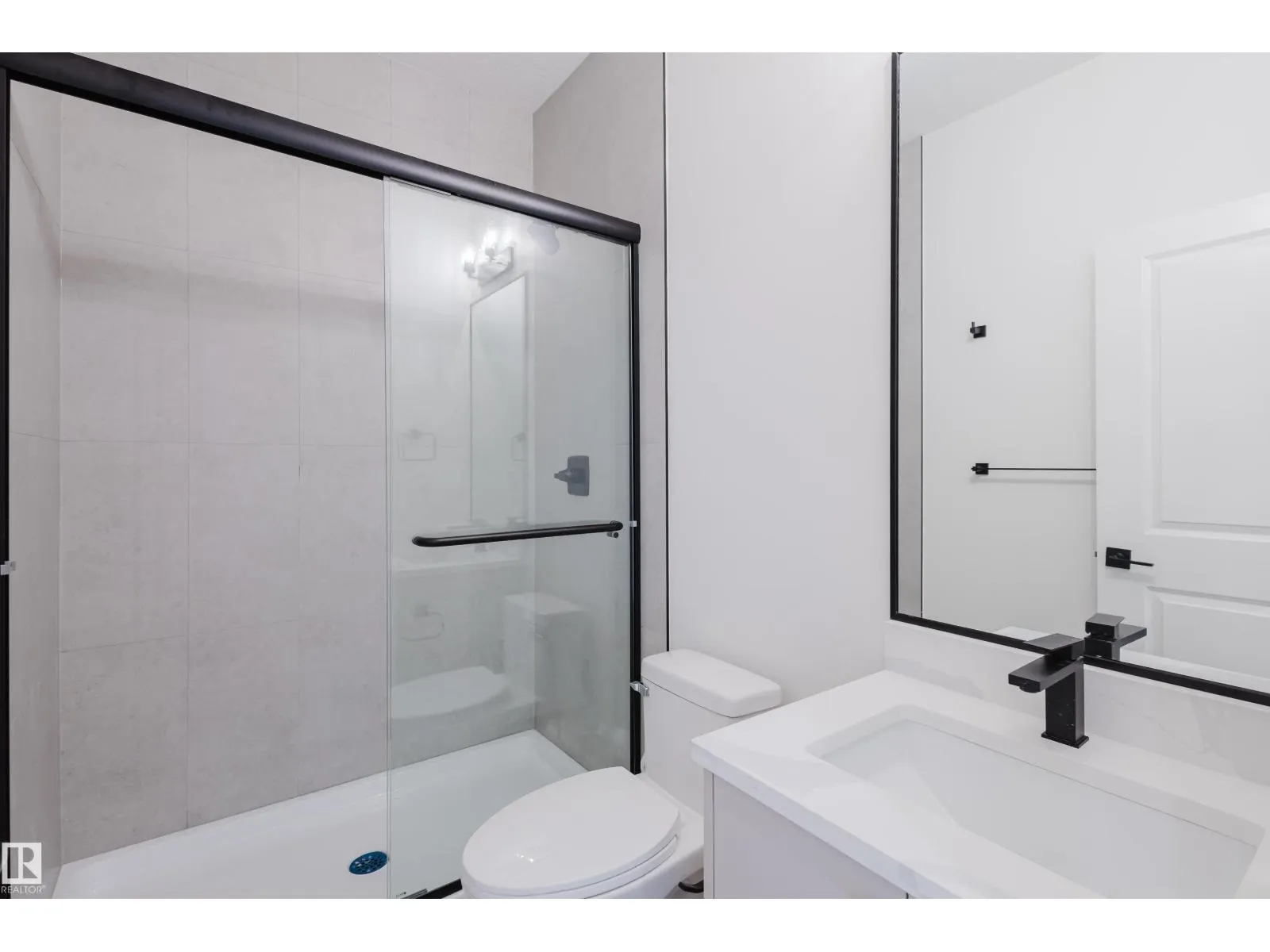 329 Bluff CV