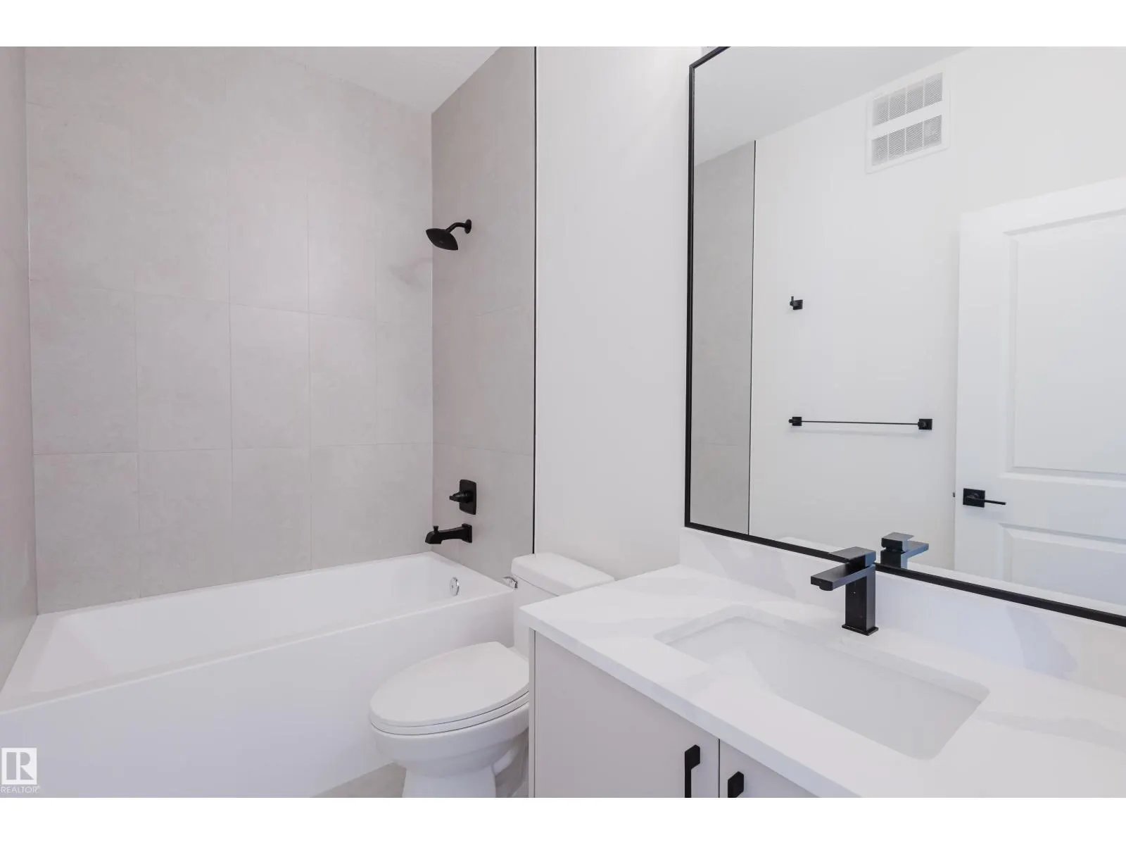 329 Bluff CV