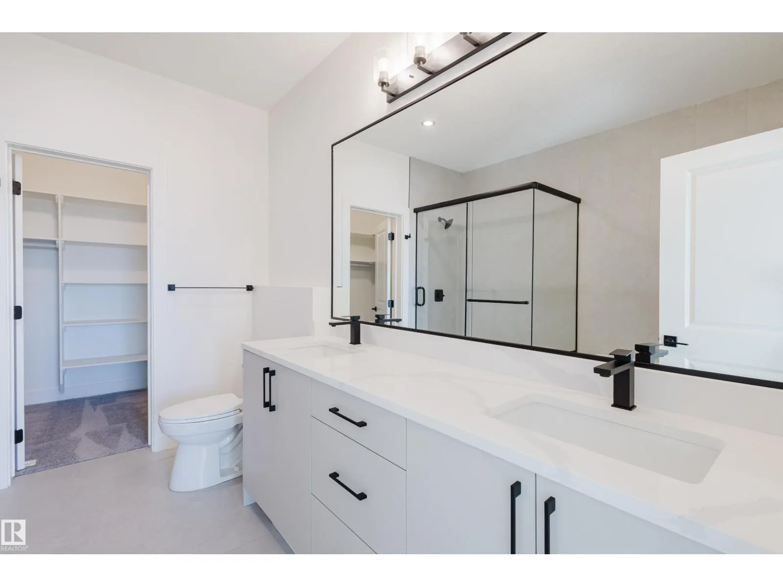 329 Bluff CV