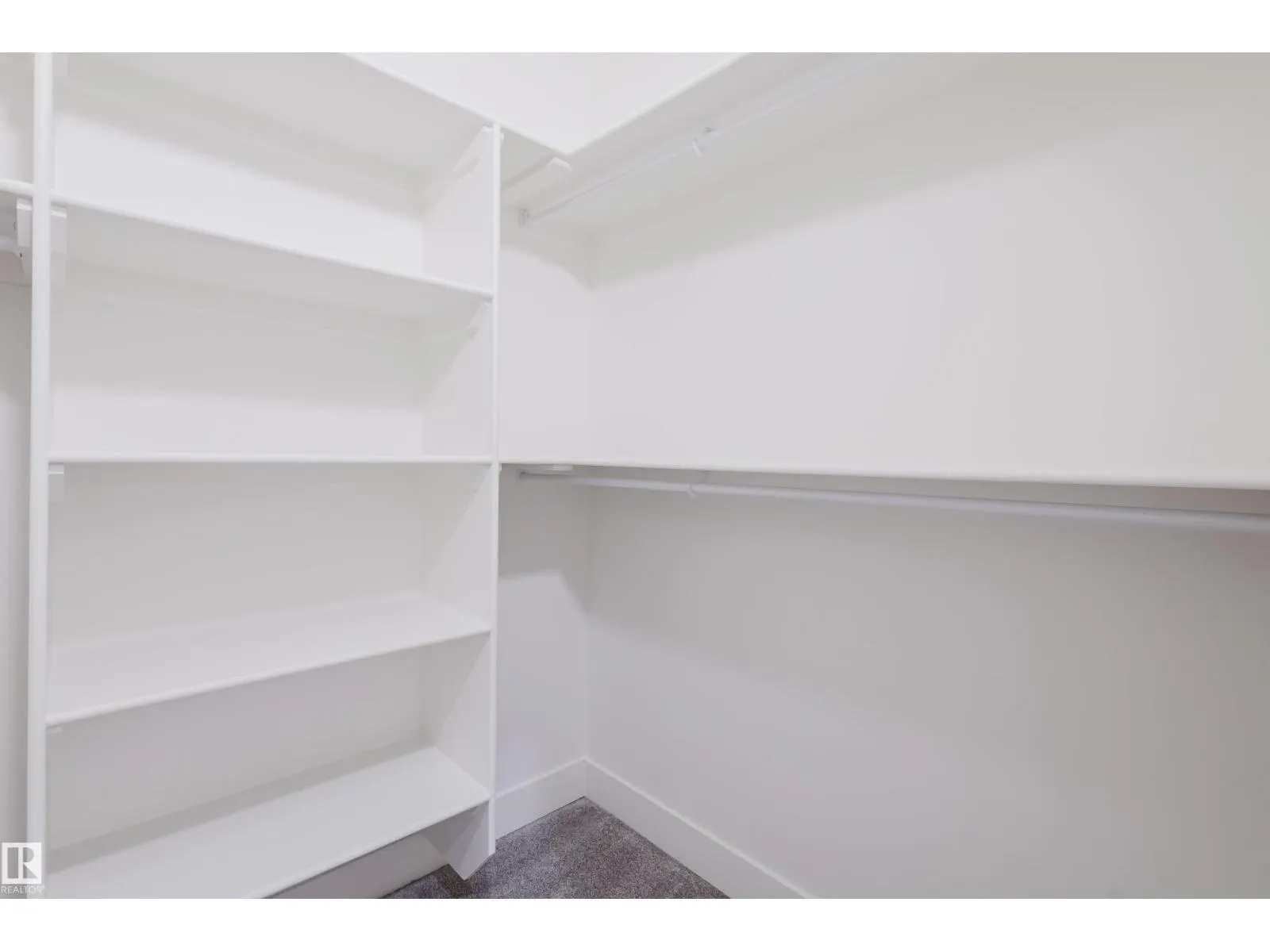 329 Bluff CV