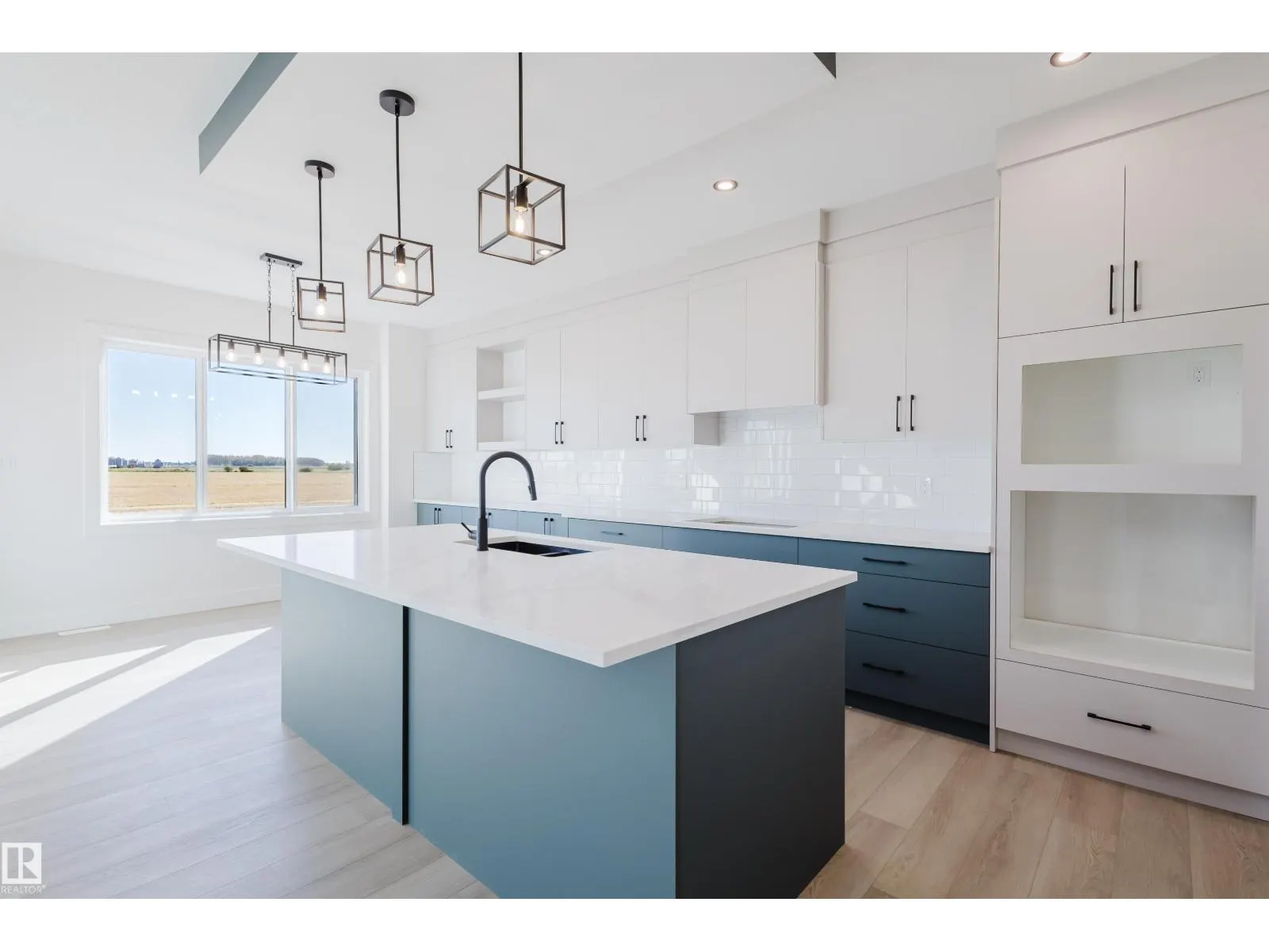 329 Bluff CV