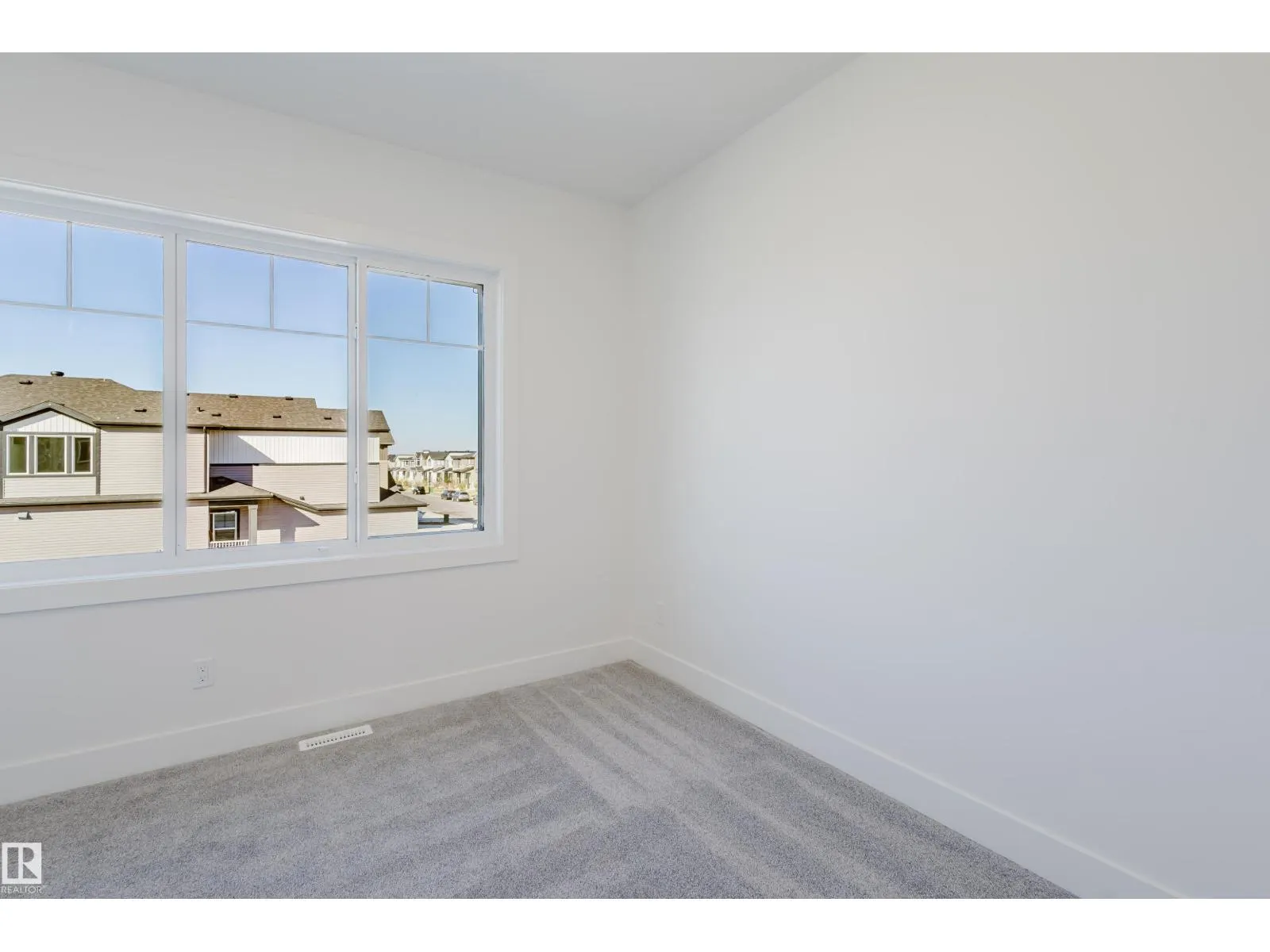 329 Bluff CV
