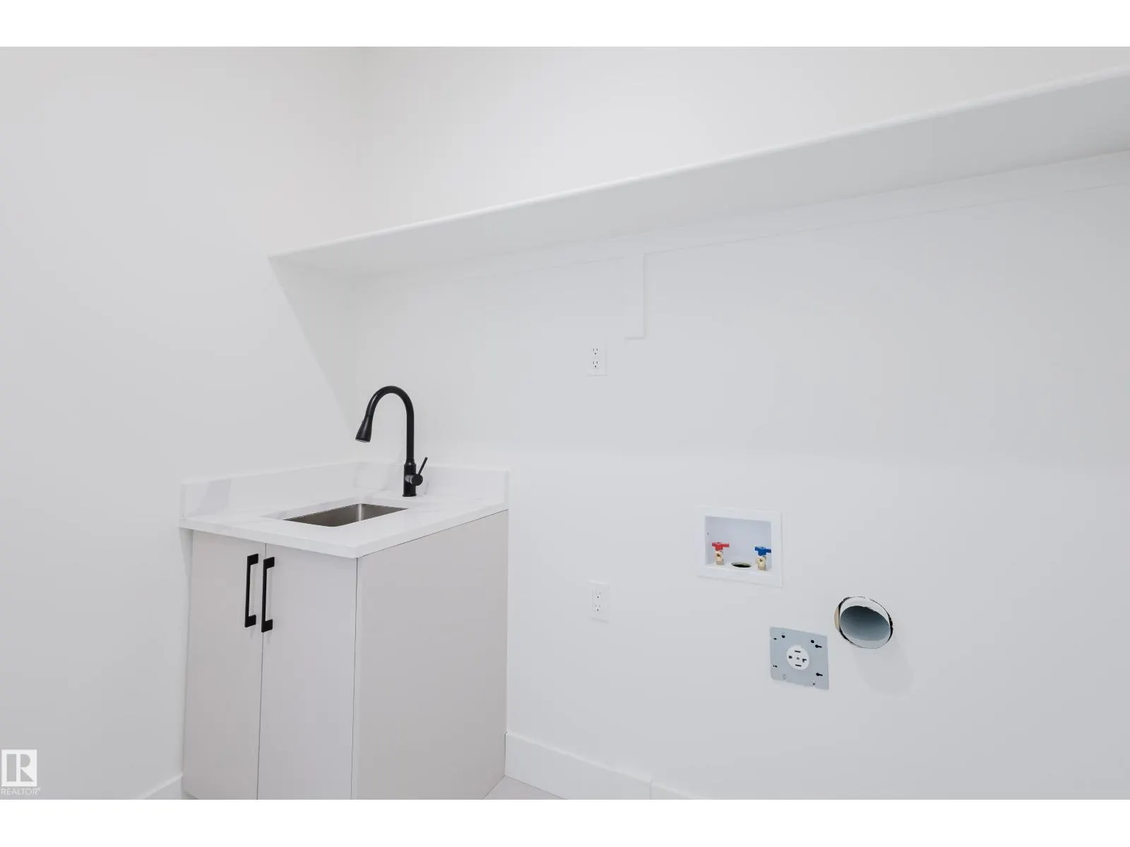 329 Bluff CV