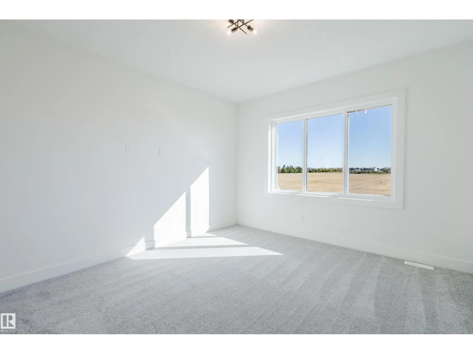329 Bluff CV