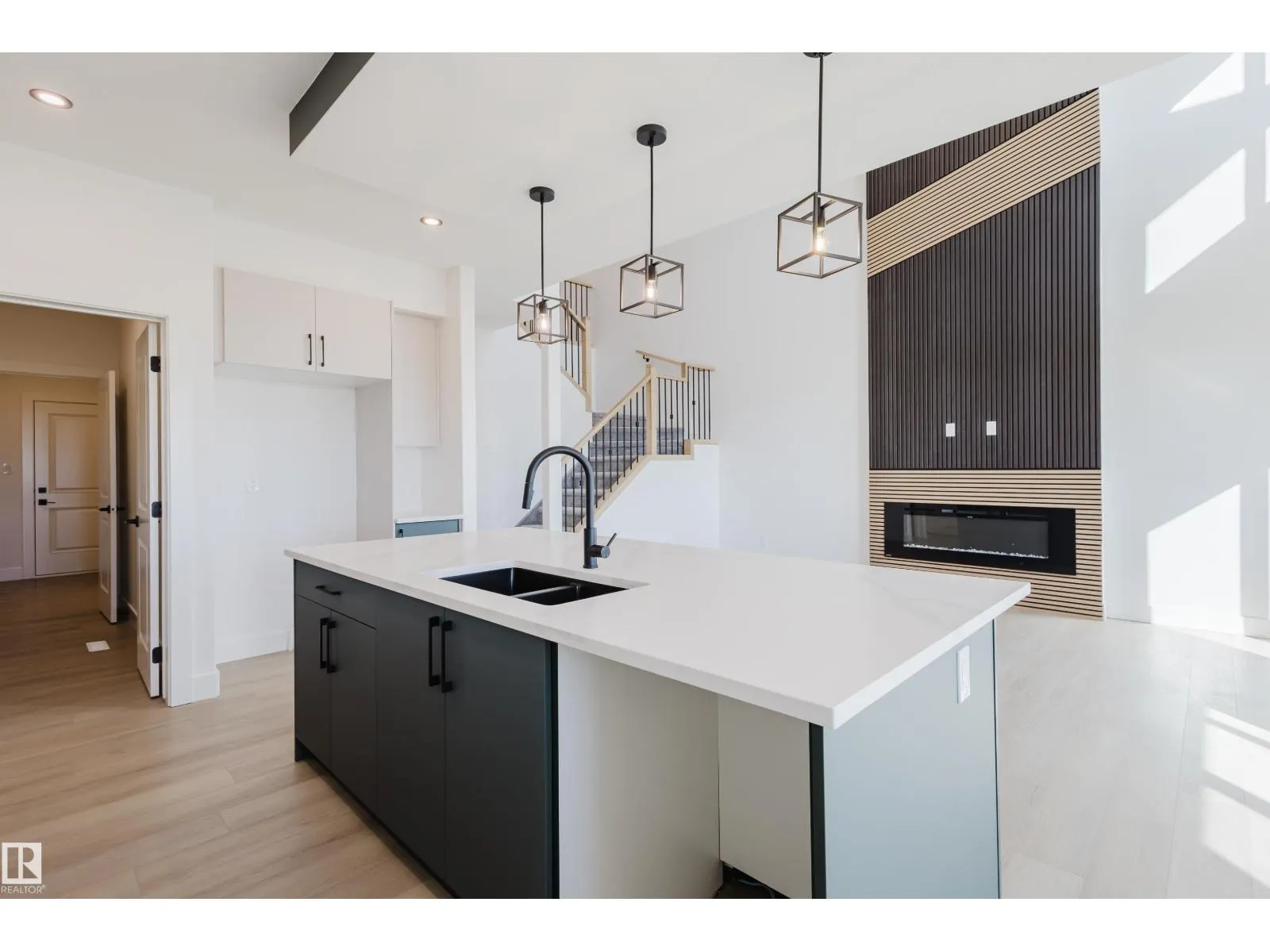 329 Bluff CV