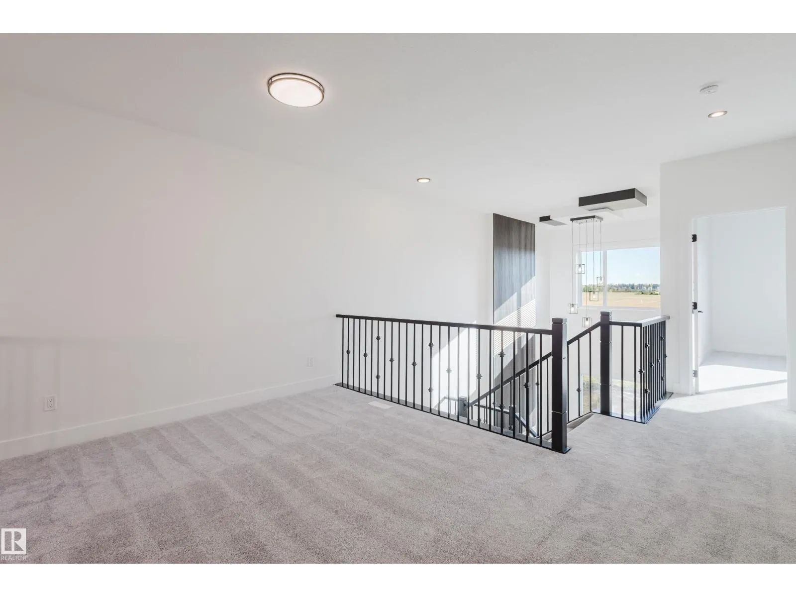 327 Bluff CV