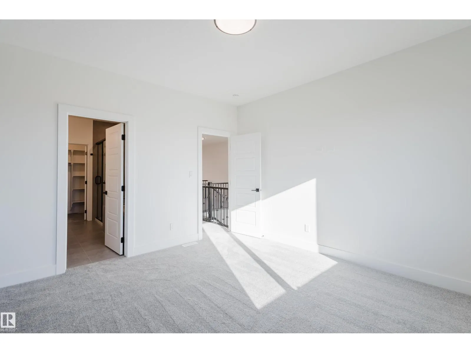 327 Bluff CV
