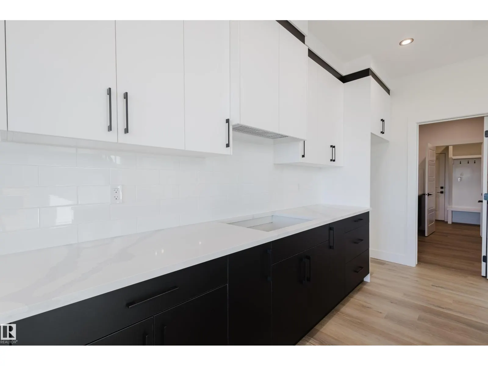 327 Bluff CV