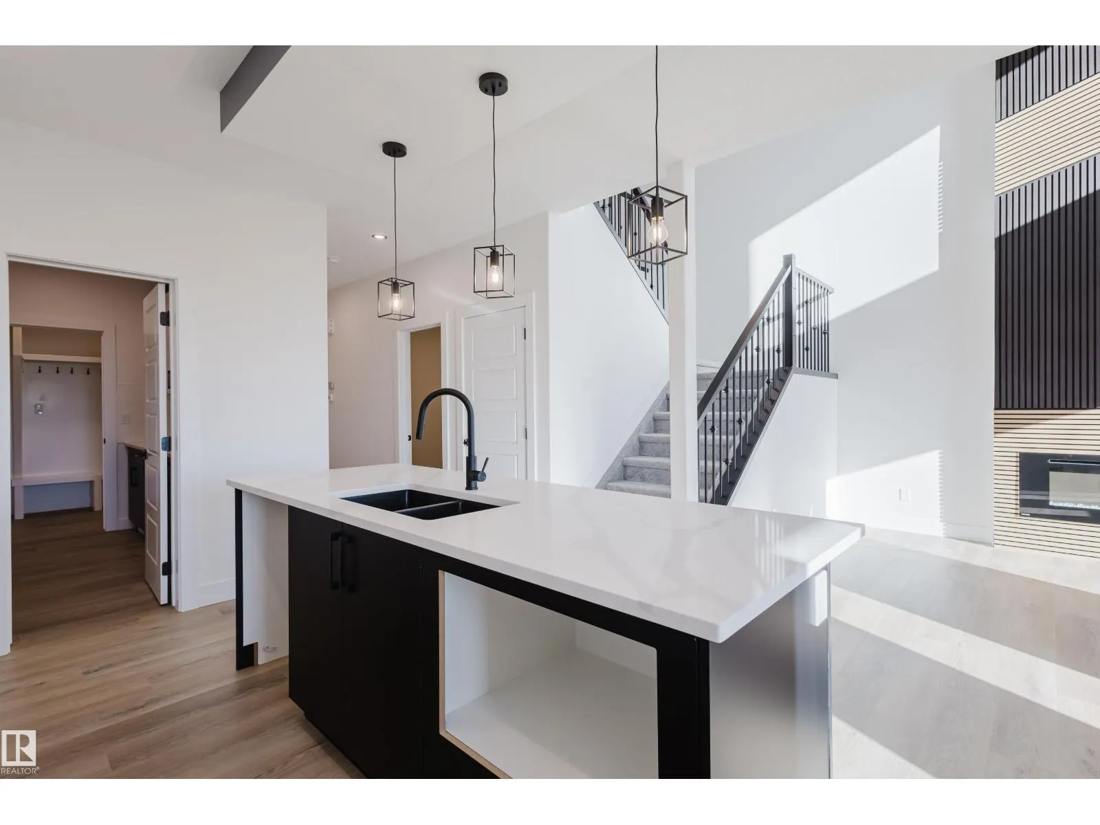 327 Bluff CV
