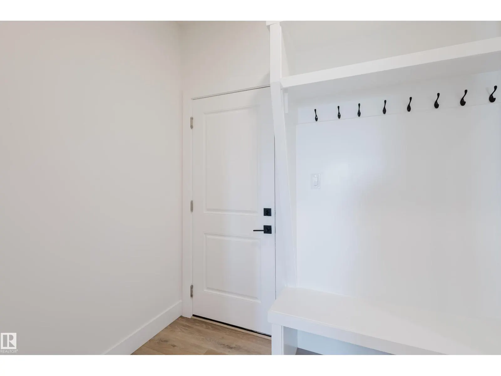 327 Bluff CV
