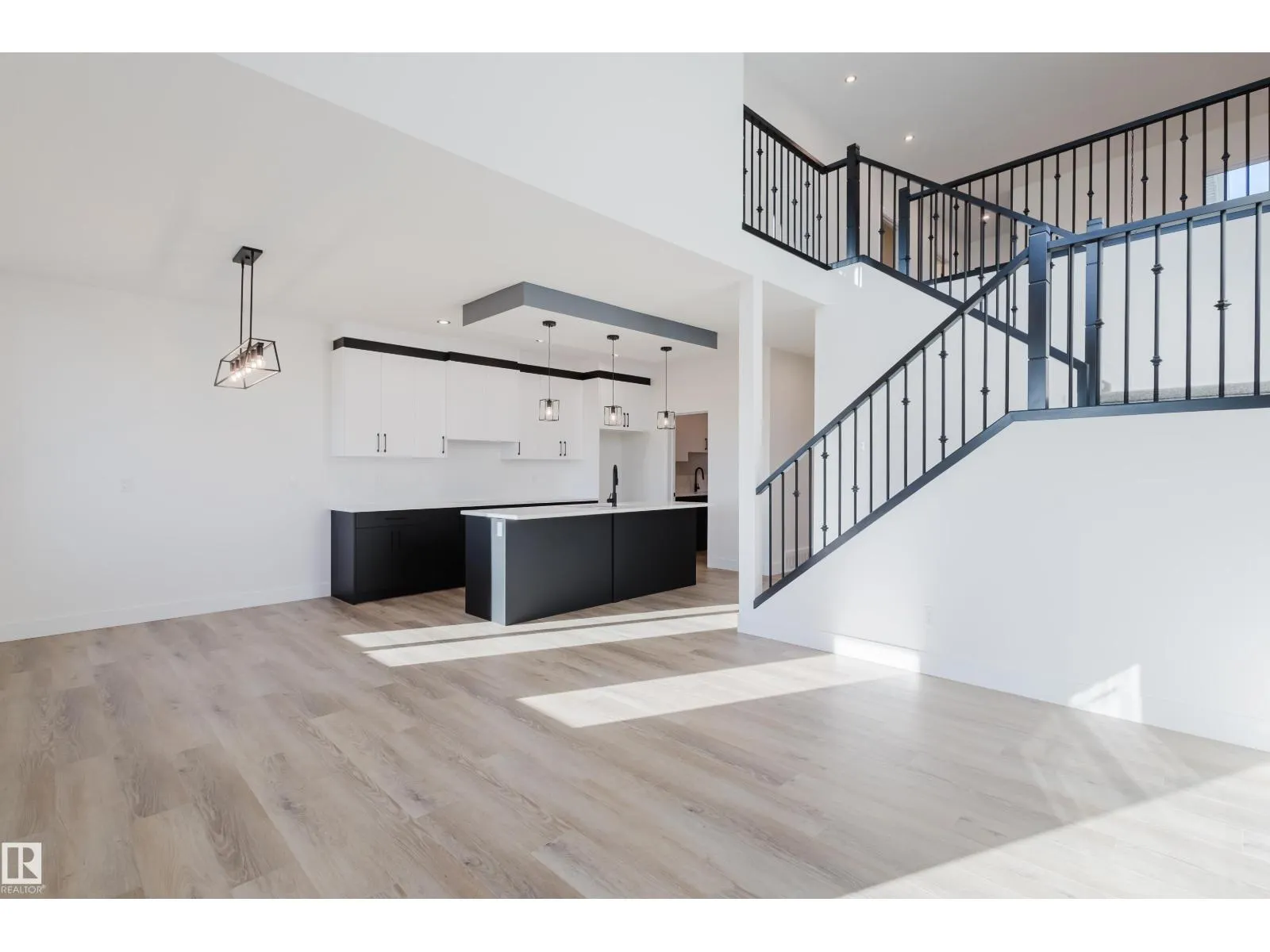 327 Bluff CV