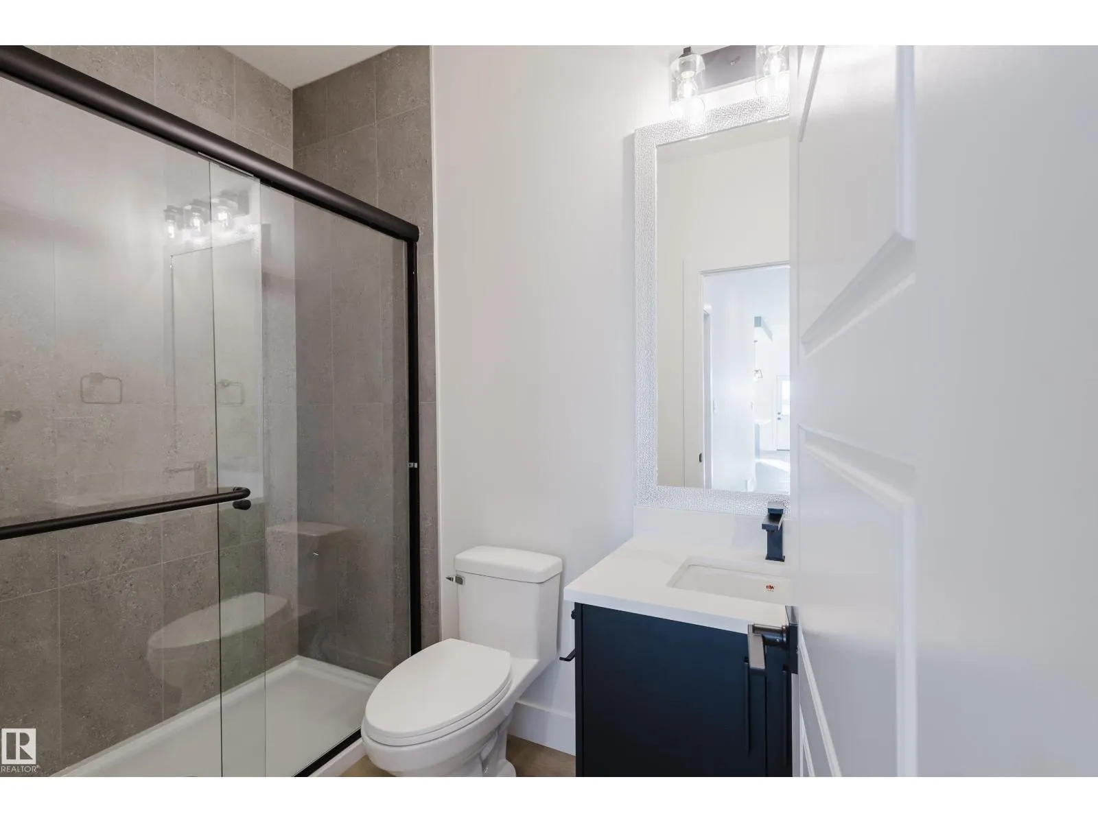327 Bluff CV