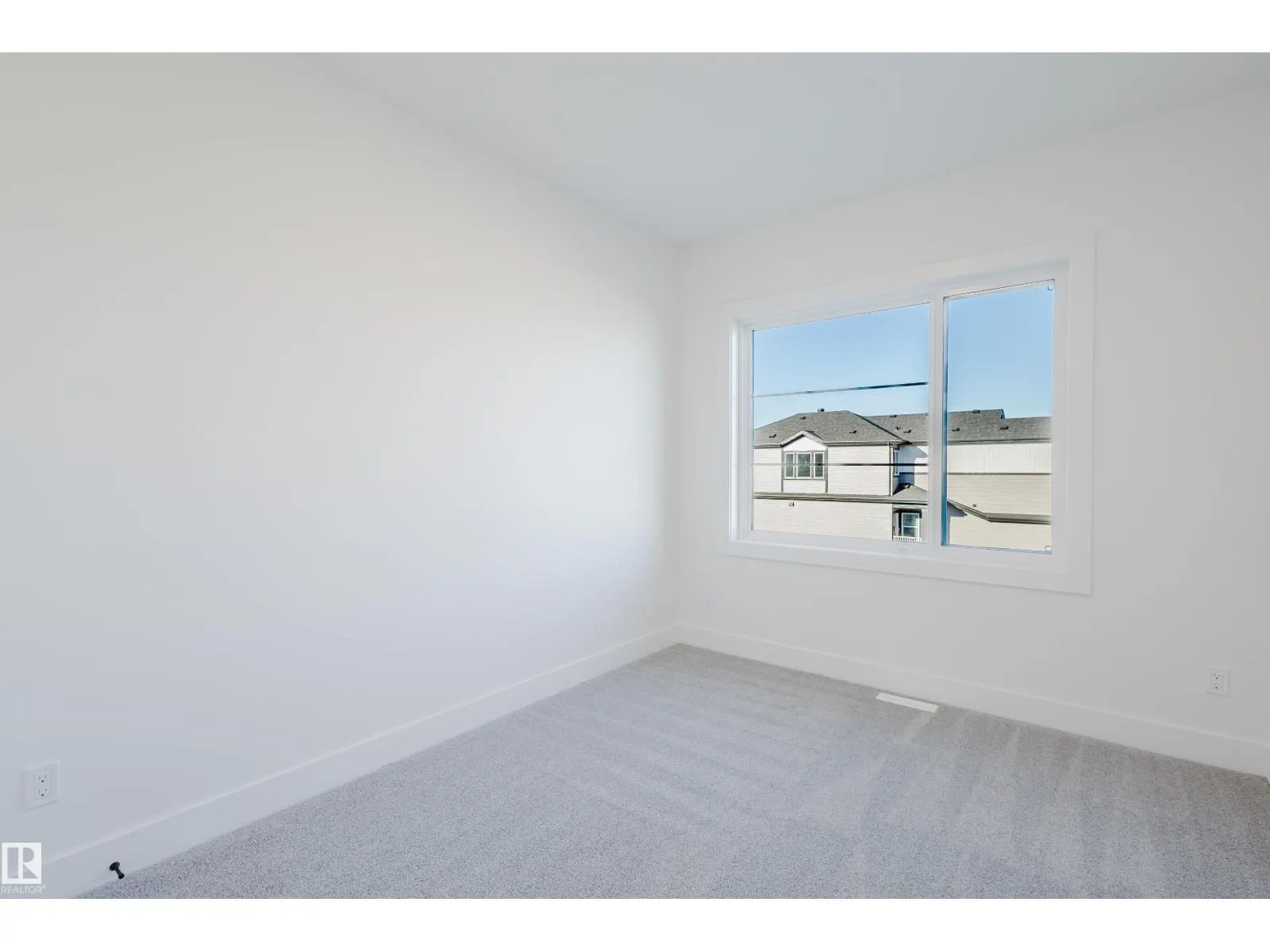 327 Bluff CV