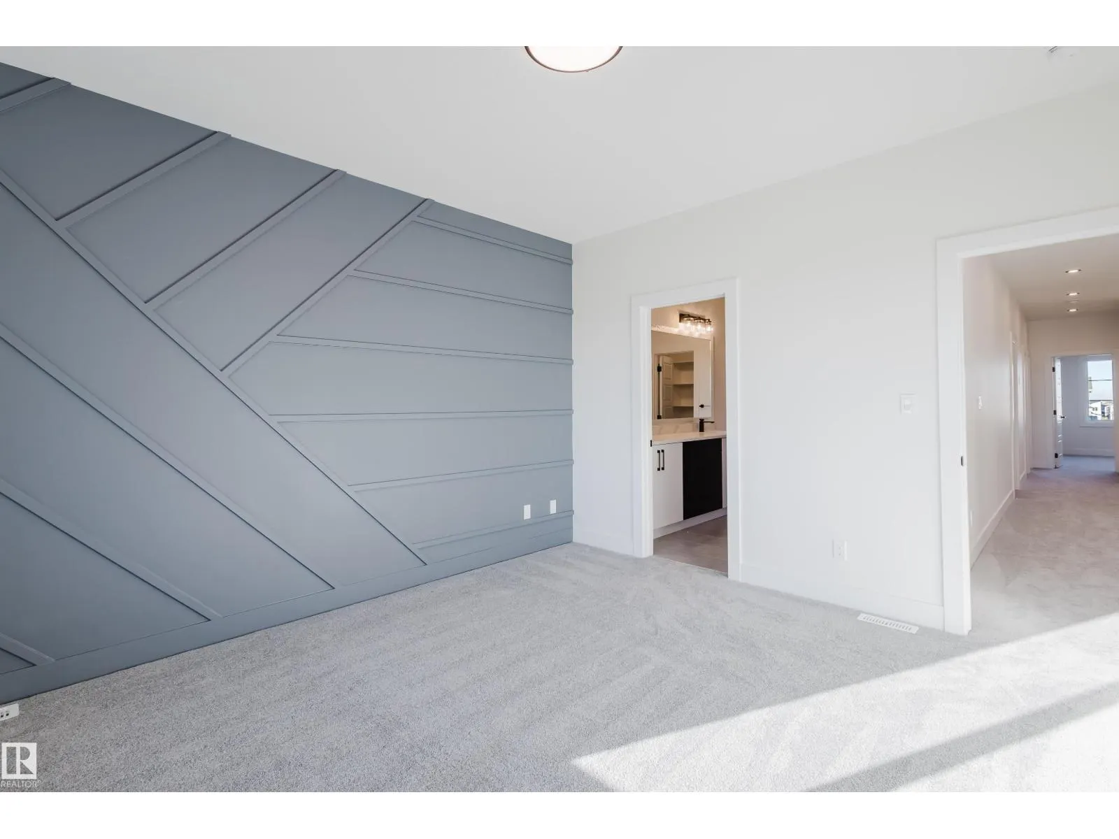 327 Bluff CV