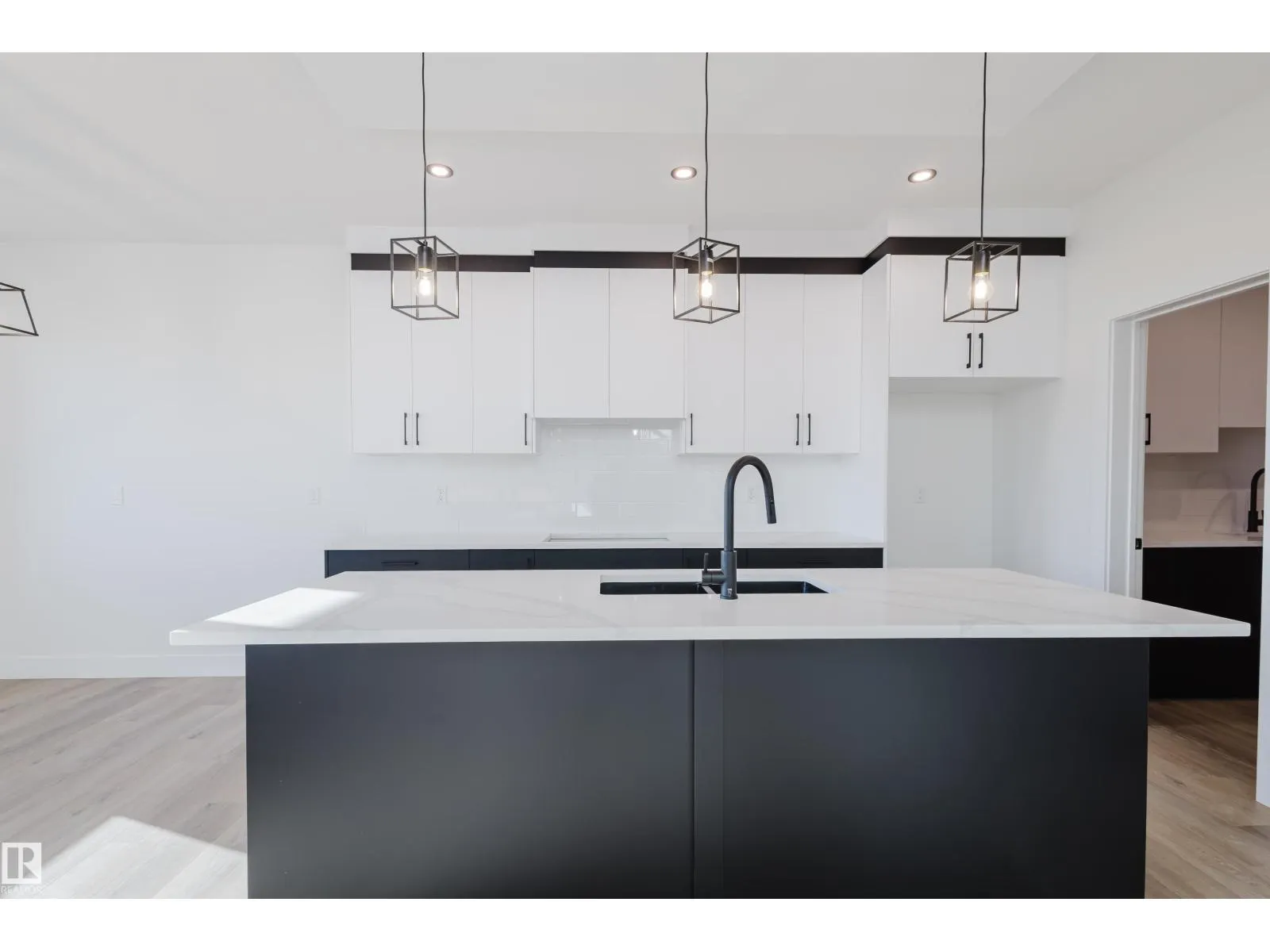327 Bluff CV
