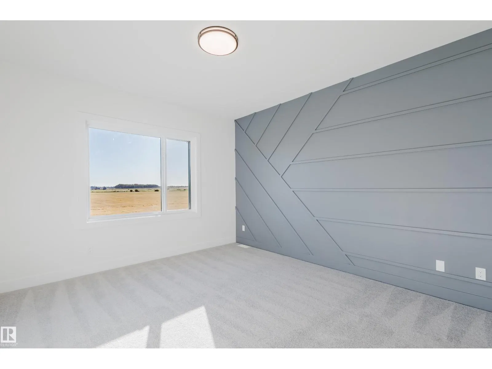 327 Bluff CV