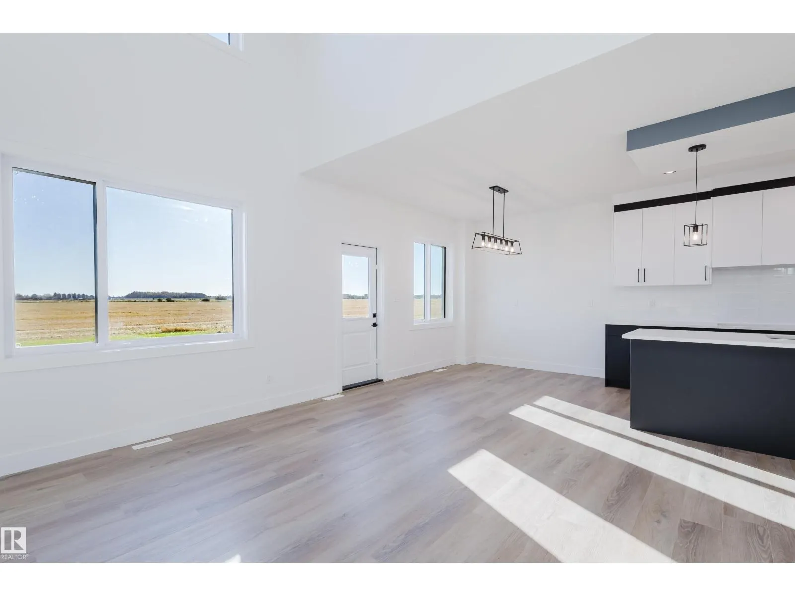 327 Bluff CV