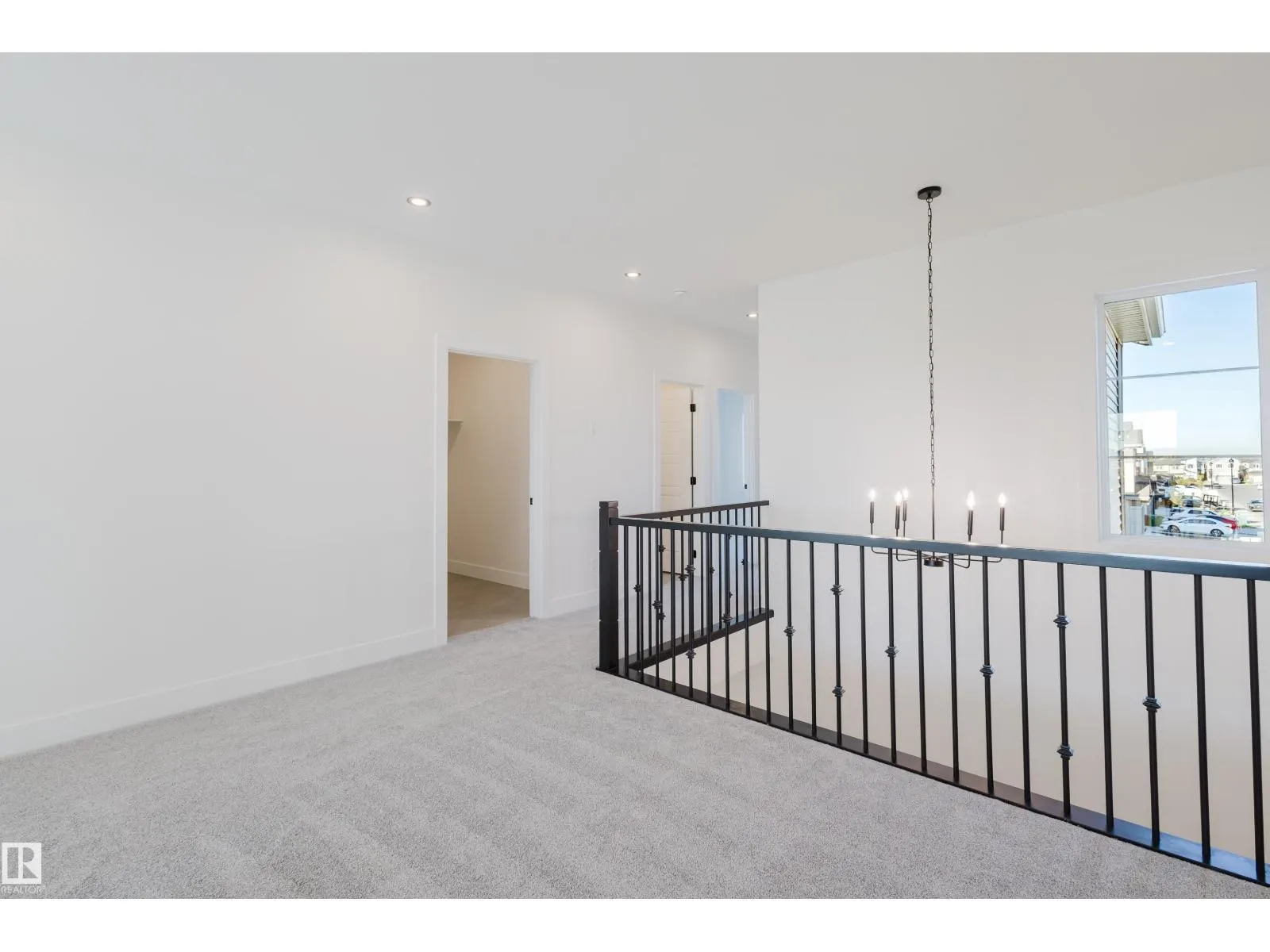 327 Bluff CV