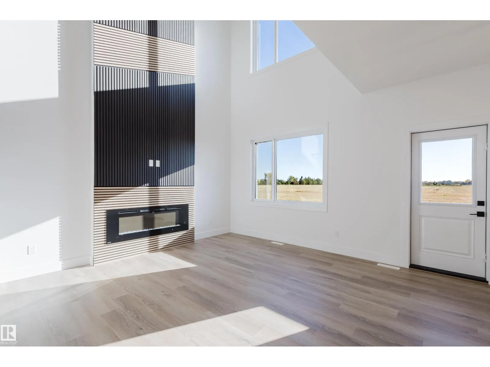 327 Bluff CV