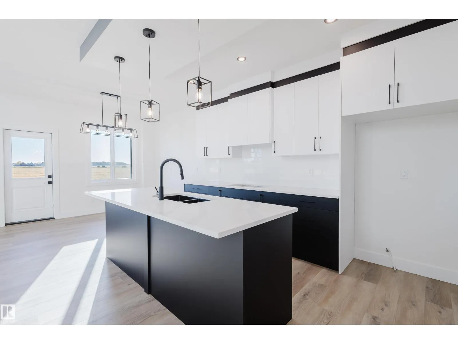 327 Bluff CV