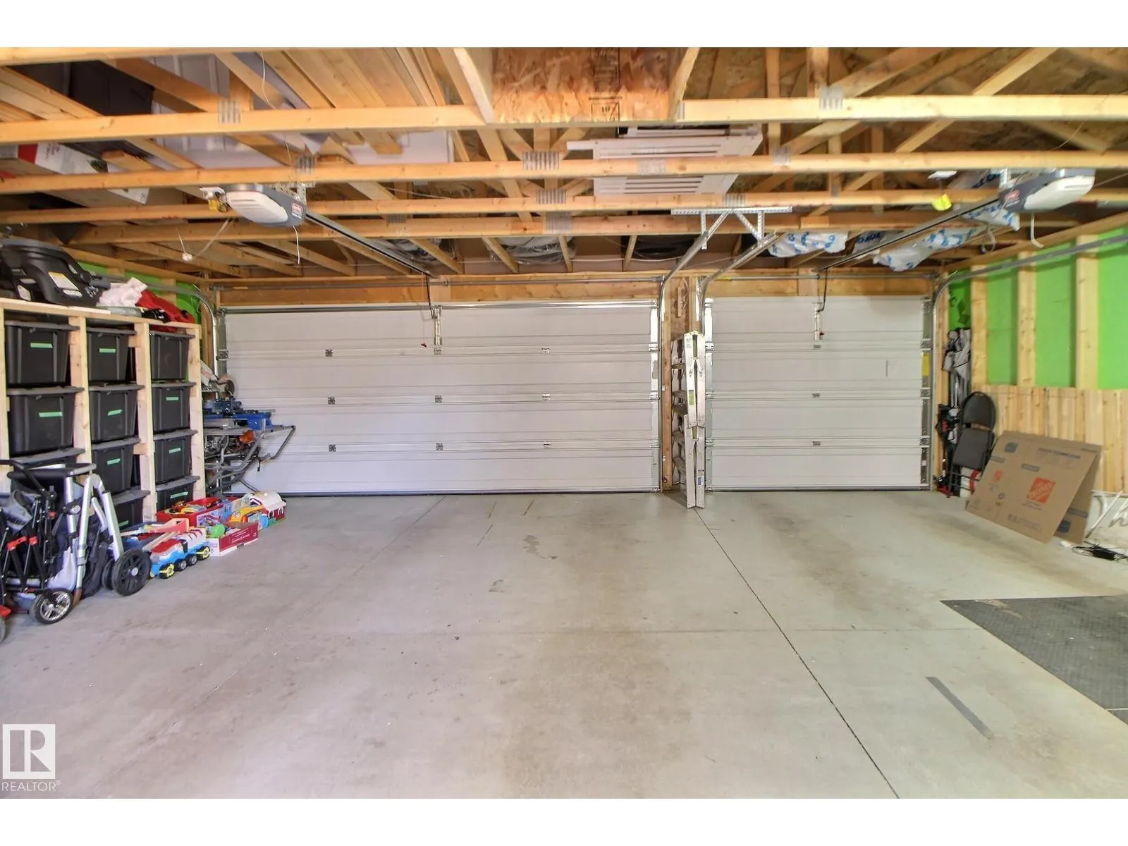 28 GREENBURY MR