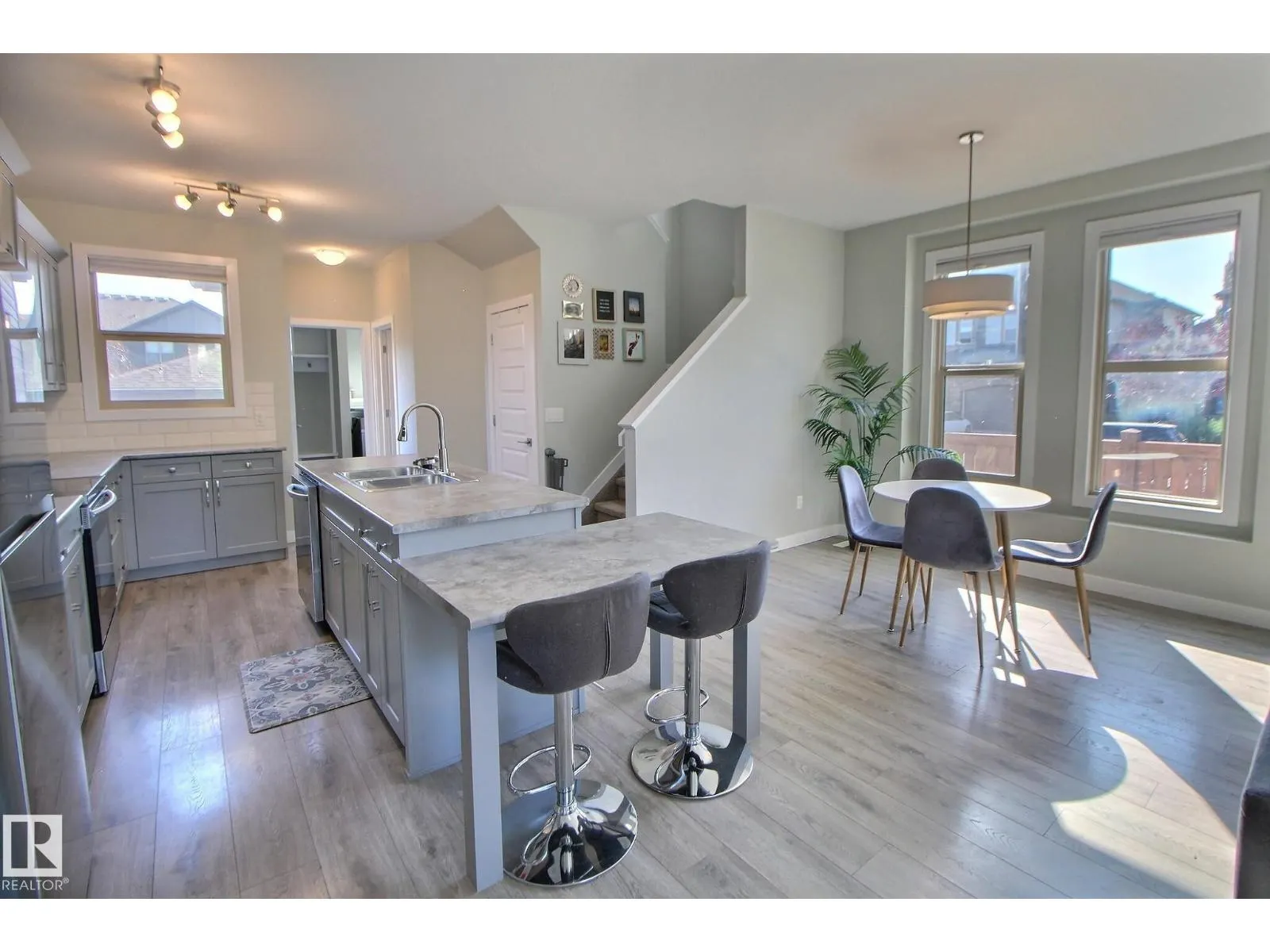 28 GREENBURY MR