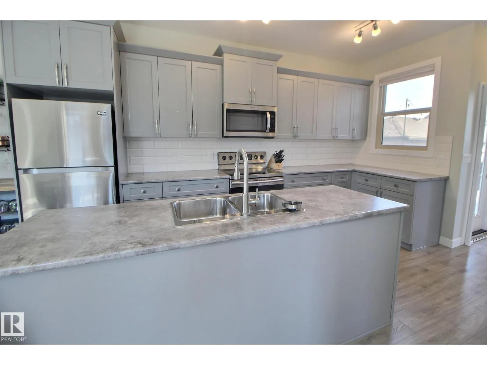 28 GREENBURY MR