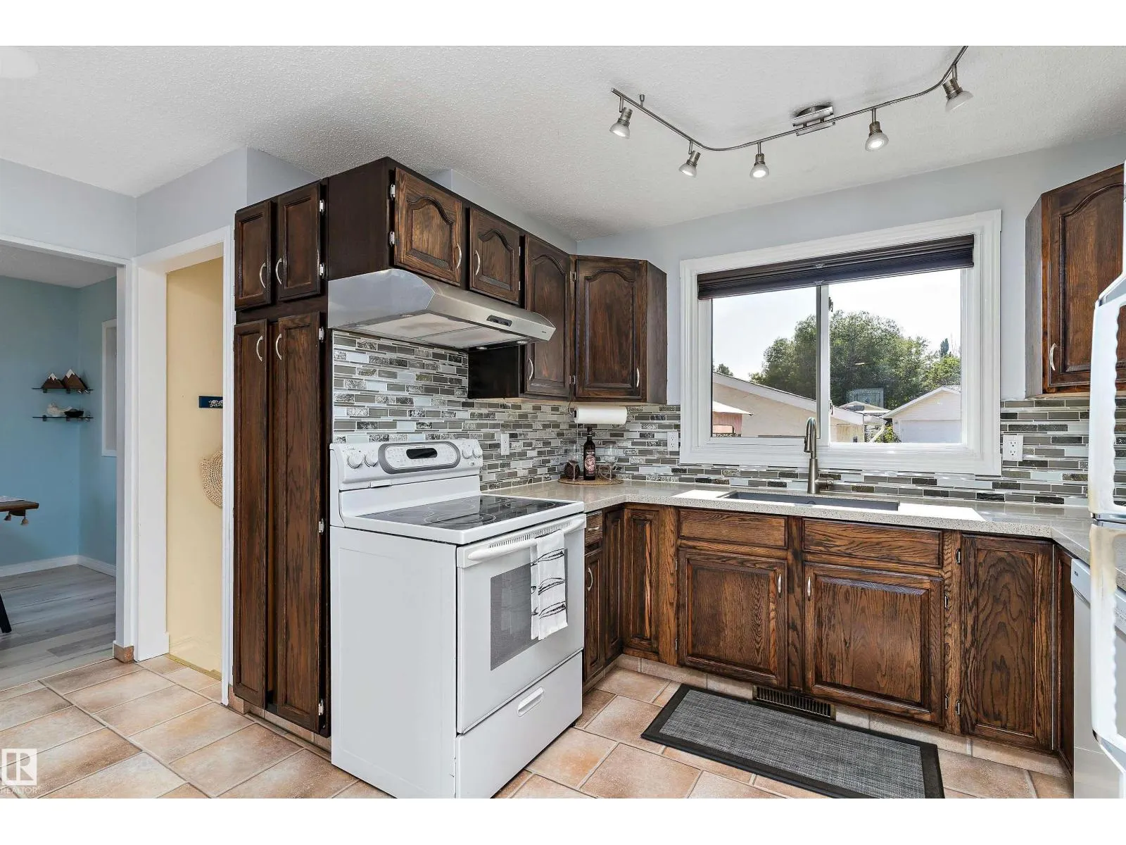 114 BROOKWOOD DR