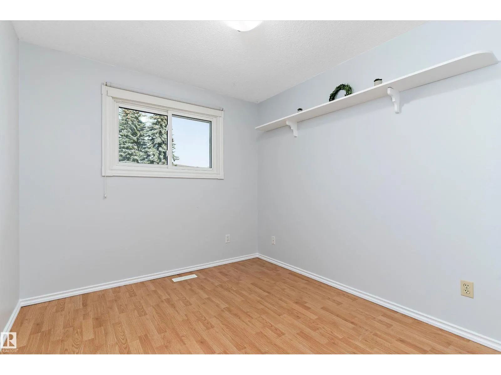 114 BROOKWOOD DR