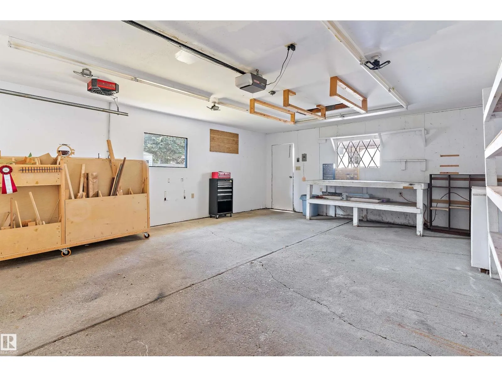 114 BROOKWOOD DR