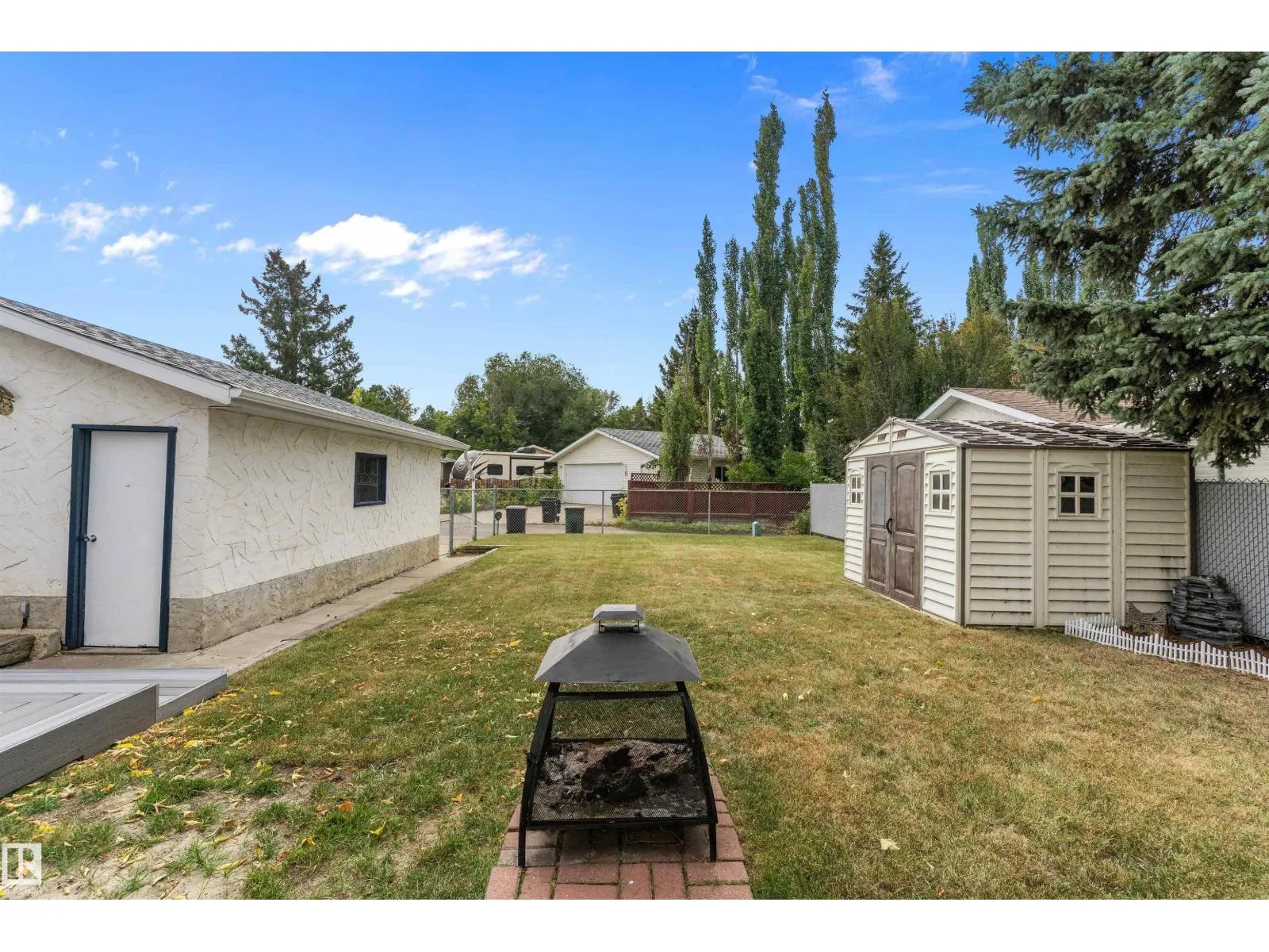114 BROOKWOOD DR