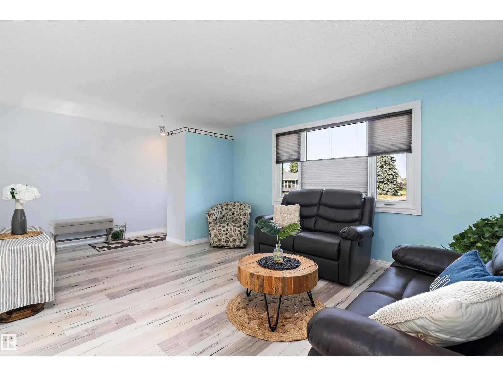 114 BROOKWOOD DR