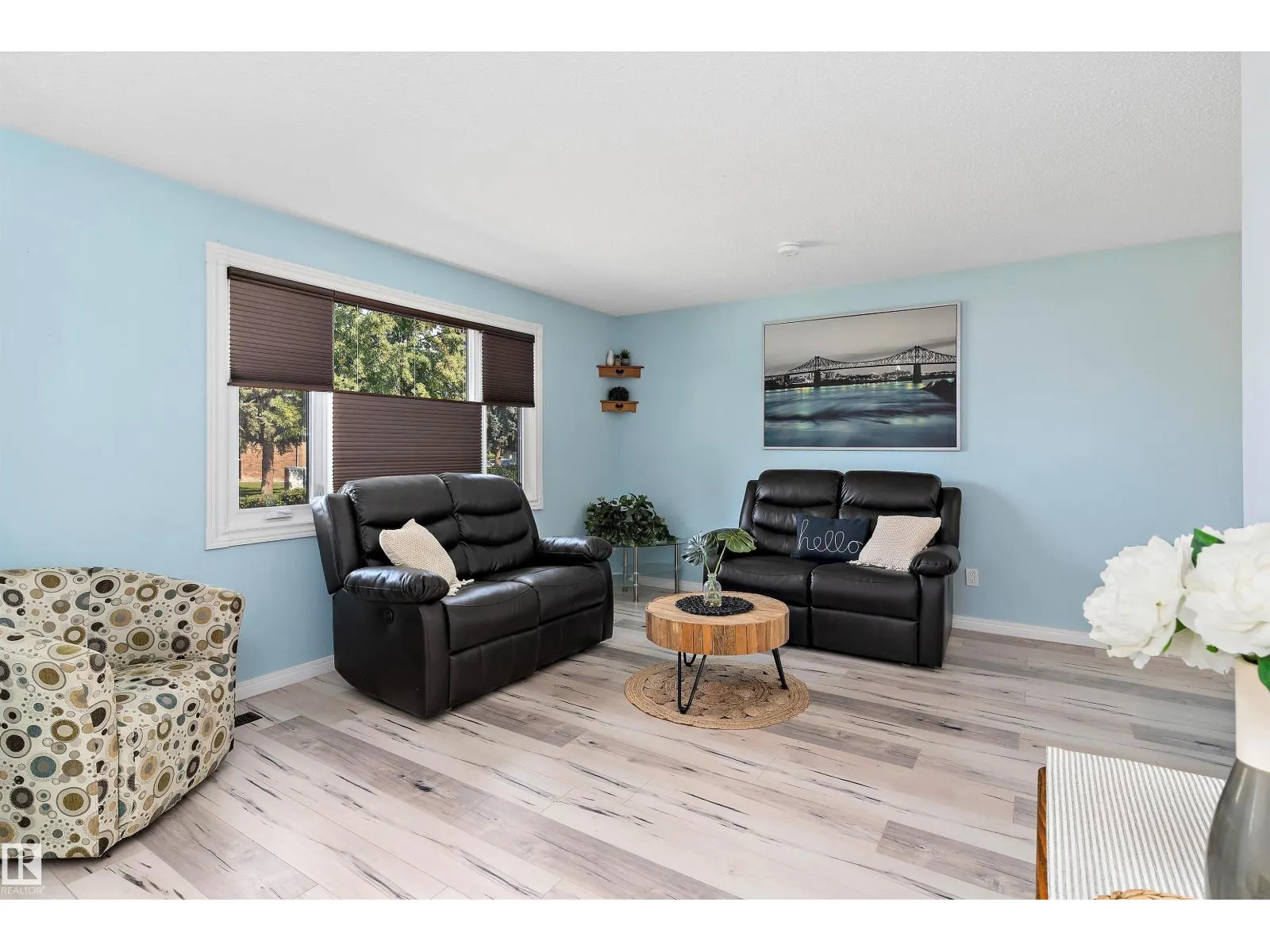 114 BROOKWOOD DR