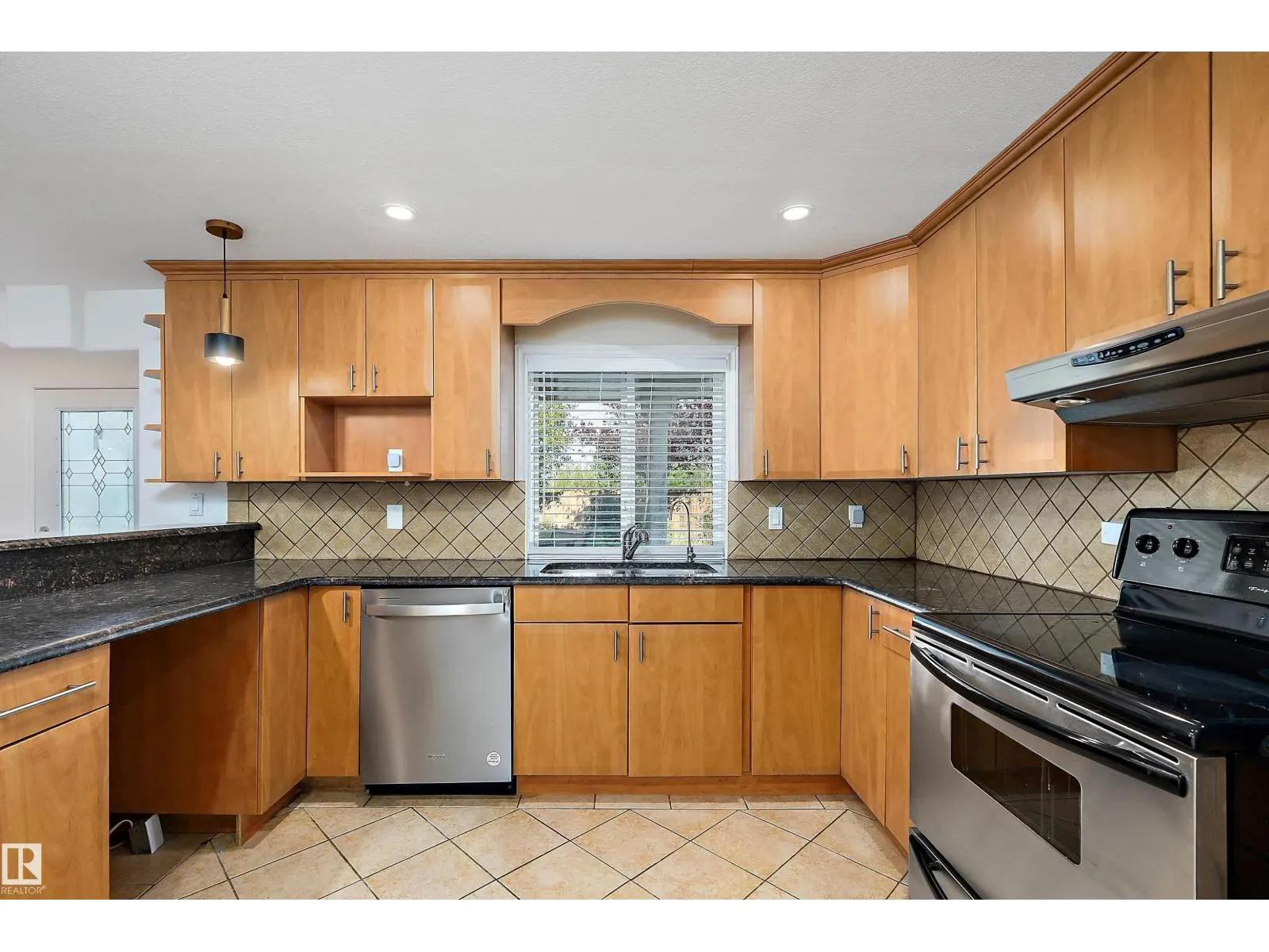 995 HOLLINGSWORTH BEND BN NW