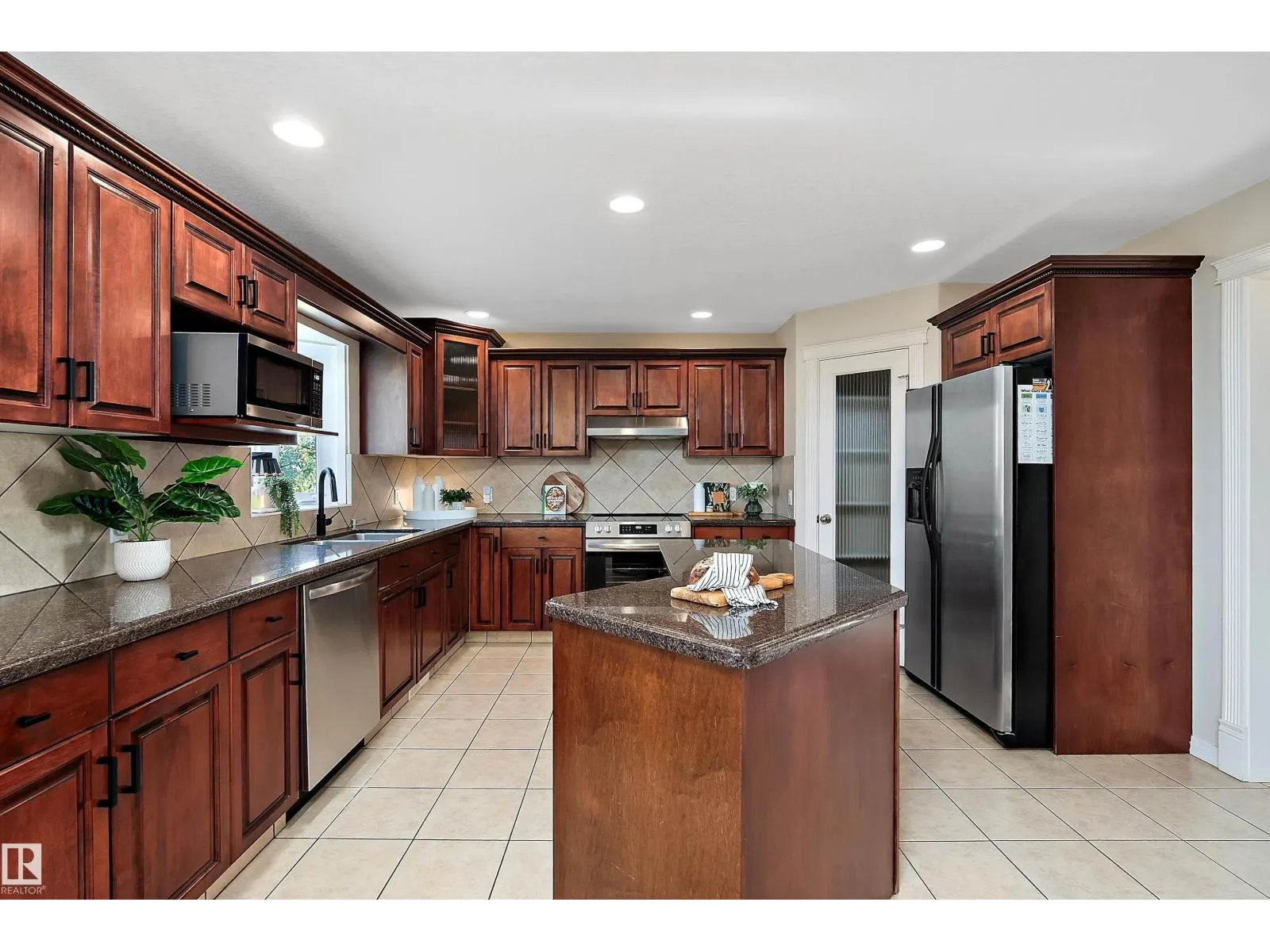 995 HOLLINGSWORTH BEND BN NW
